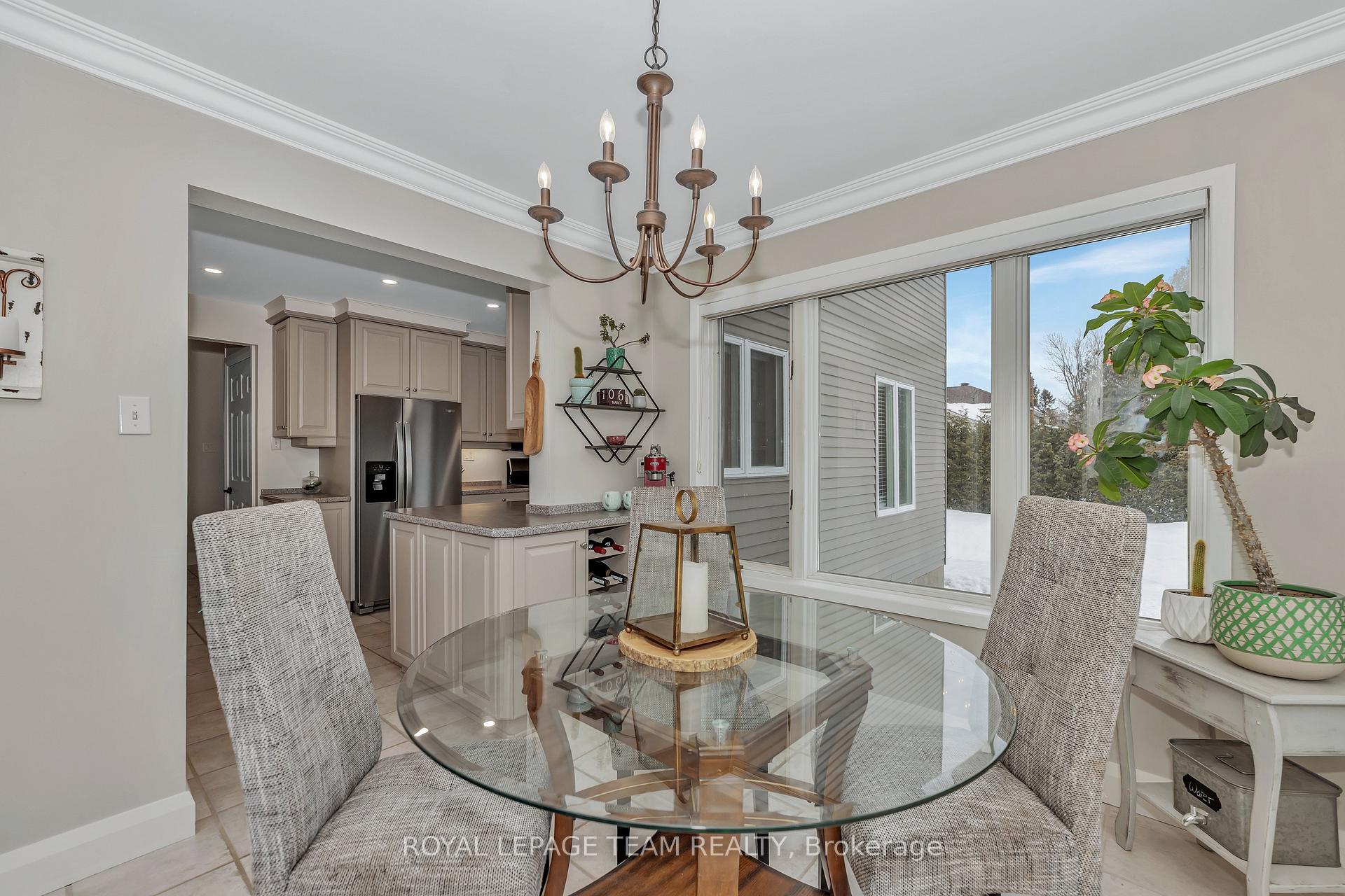 Photo 14 of 129 Ridgeview Drive, Ottawa, Carp — HOMEH