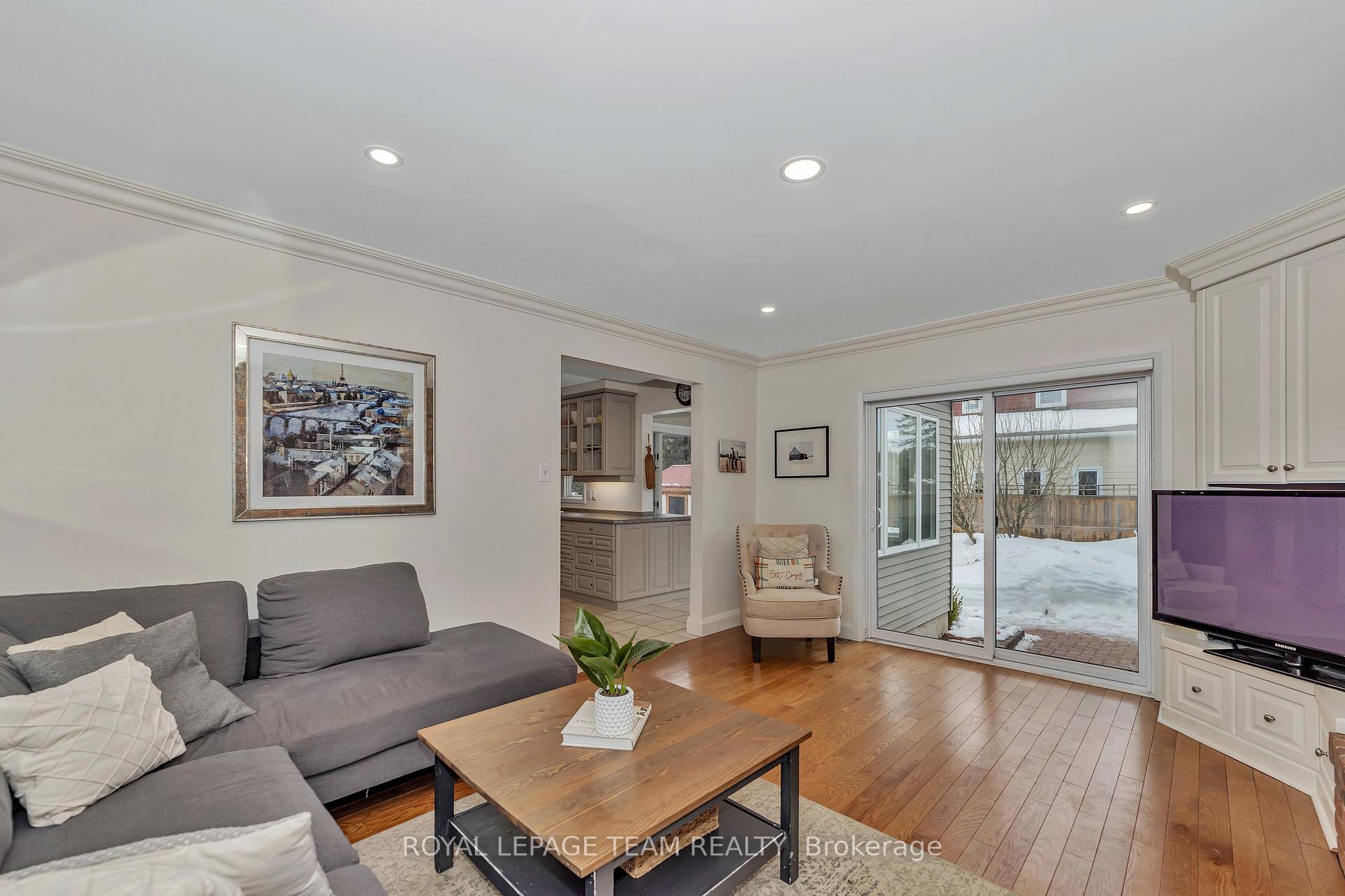 Photo 15 of 129 Ridgeview Drive, Ottawa, Carp — HOMEH