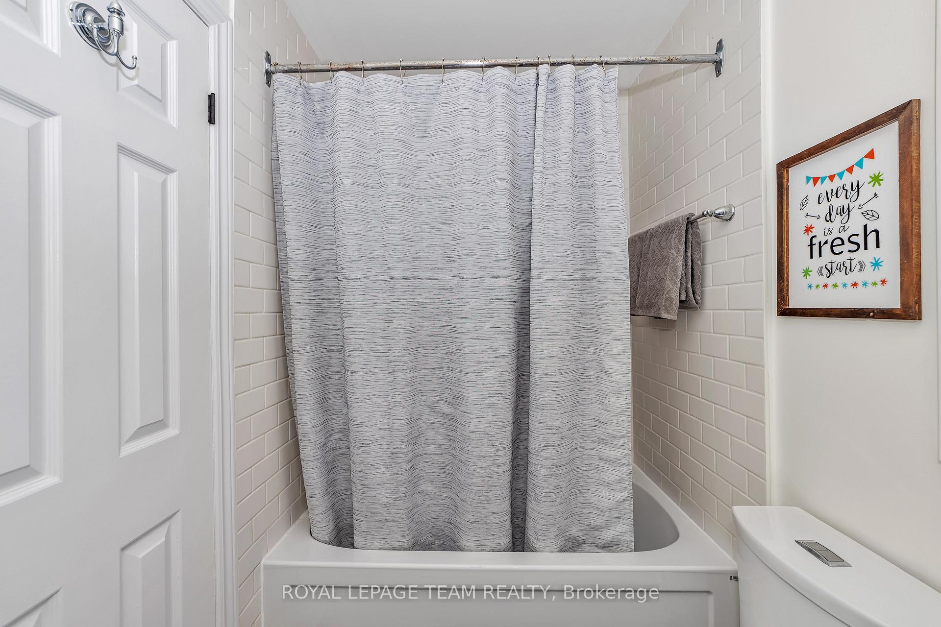 Photo 23 of 129 Ridgeview Drive, Ottawa, Carp — HOMEH