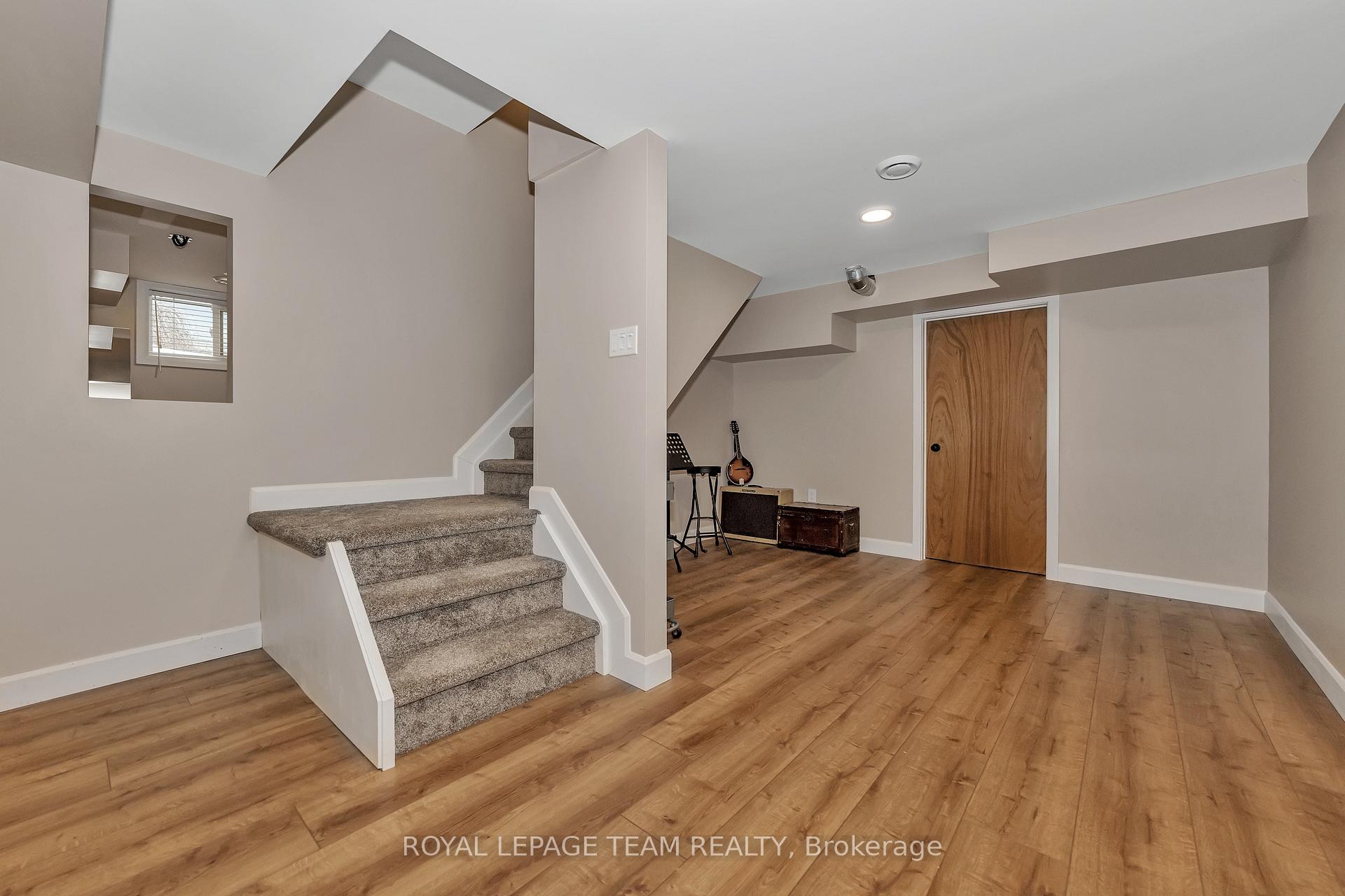 Photo 32 of 129 Ridgeview Drive, Ottawa, Carp — HOMEH