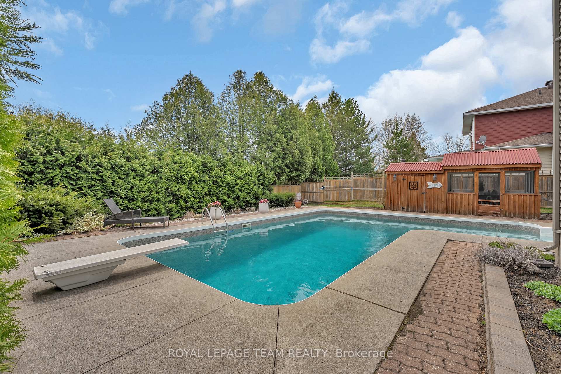 Photo 37 of 129 Ridgeview Drive, Ottawa, Carp — HOMEH