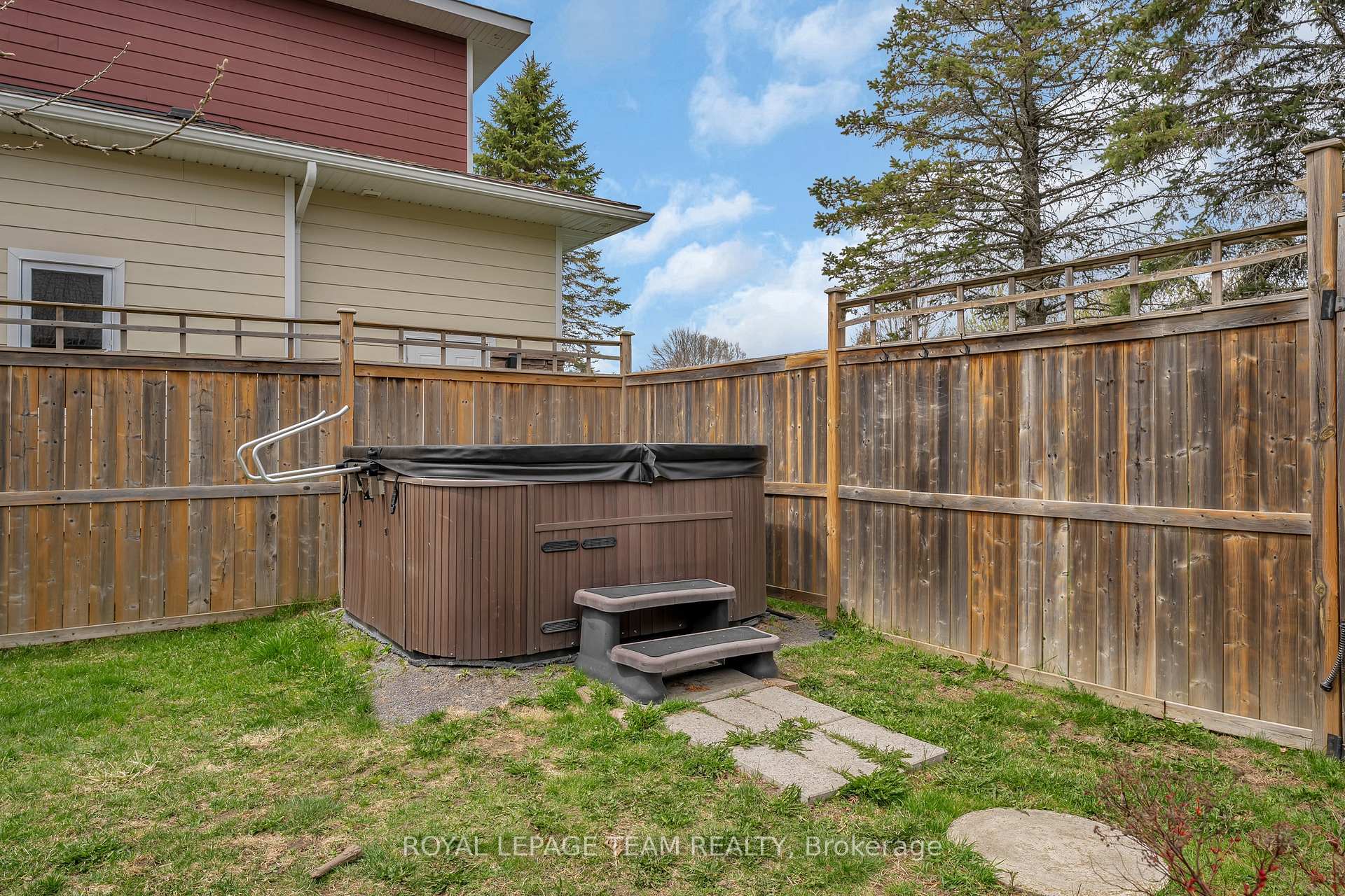 Photo 39 of 129 Ridgeview Drive, Ottawa, Carp — HOMEH