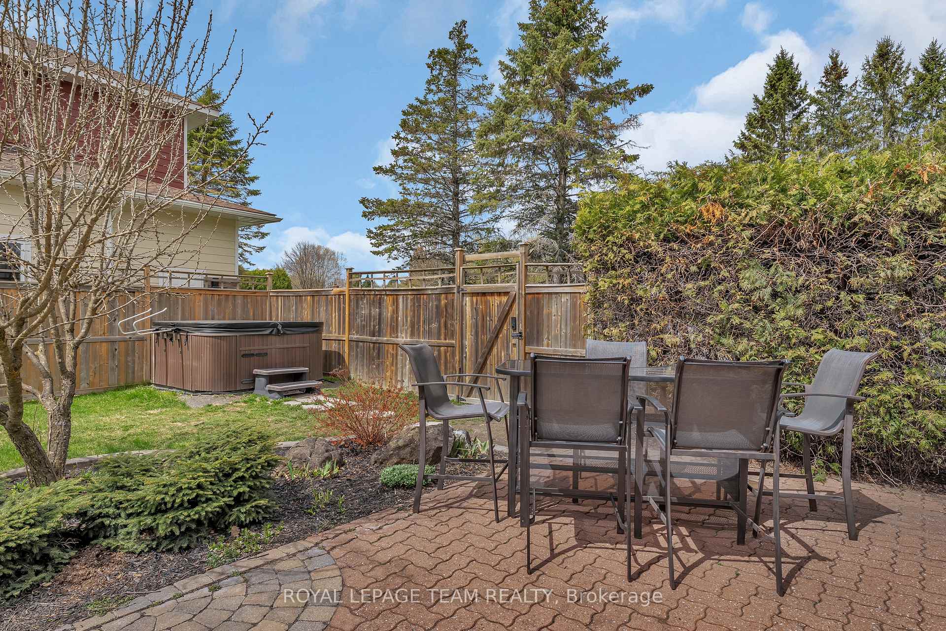 Photo 40 of 129 Ridgeview Drive, Ottawa, Carp — HOMEH