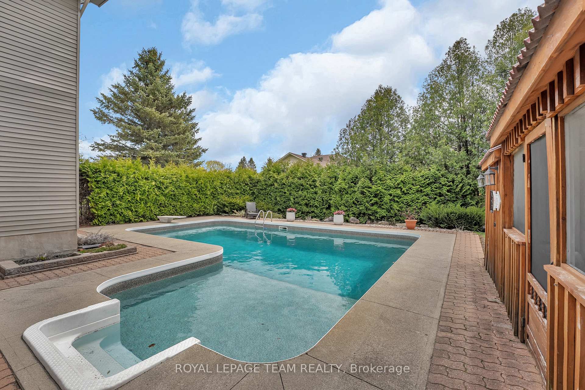 Photo 43 of 129 Ridgeview Drive, Ottawa, Carp — HOMEH