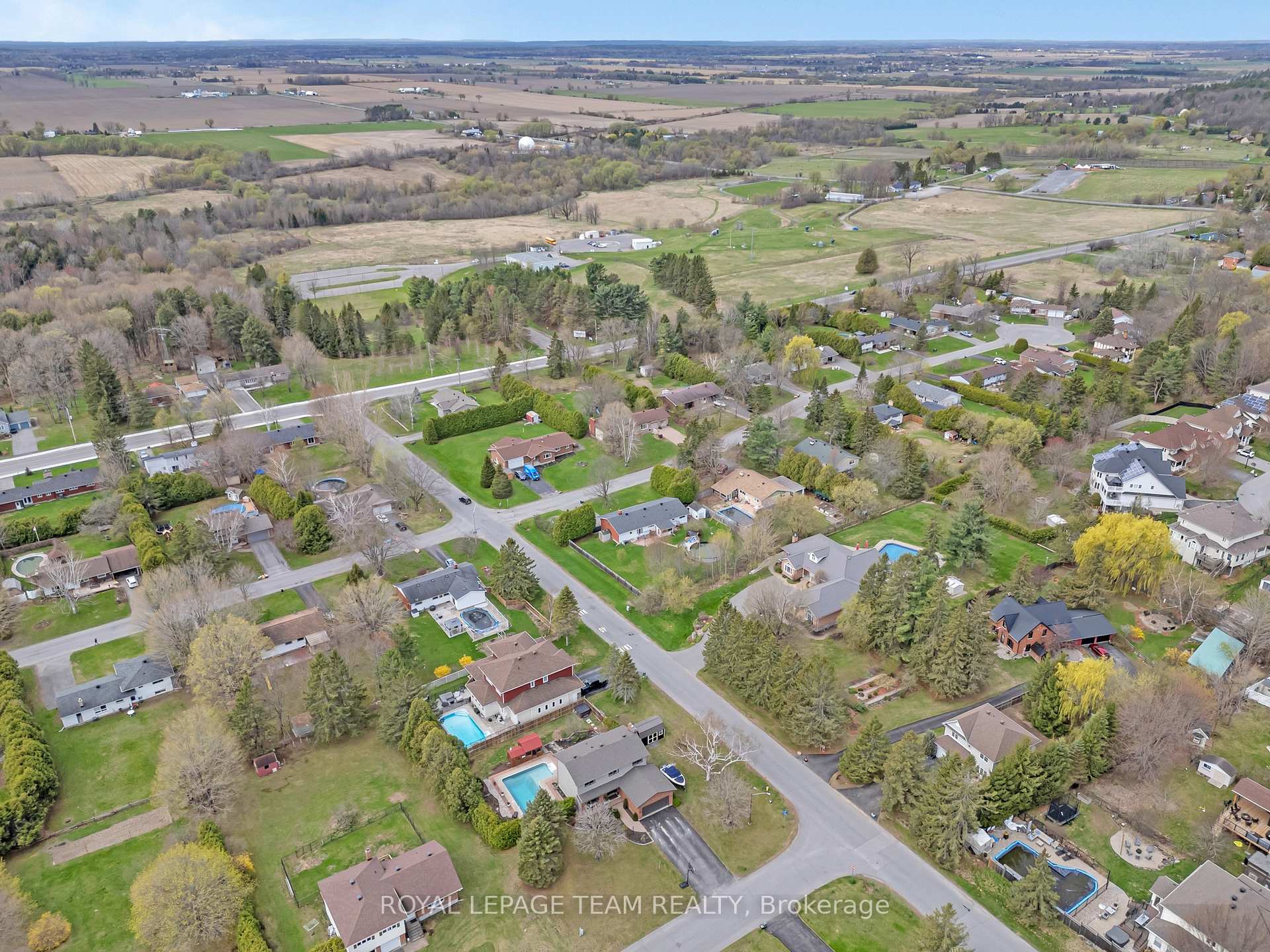 Photo 46 of 129 Ridgeview Drive, Ottawa, Carp — HOMEH