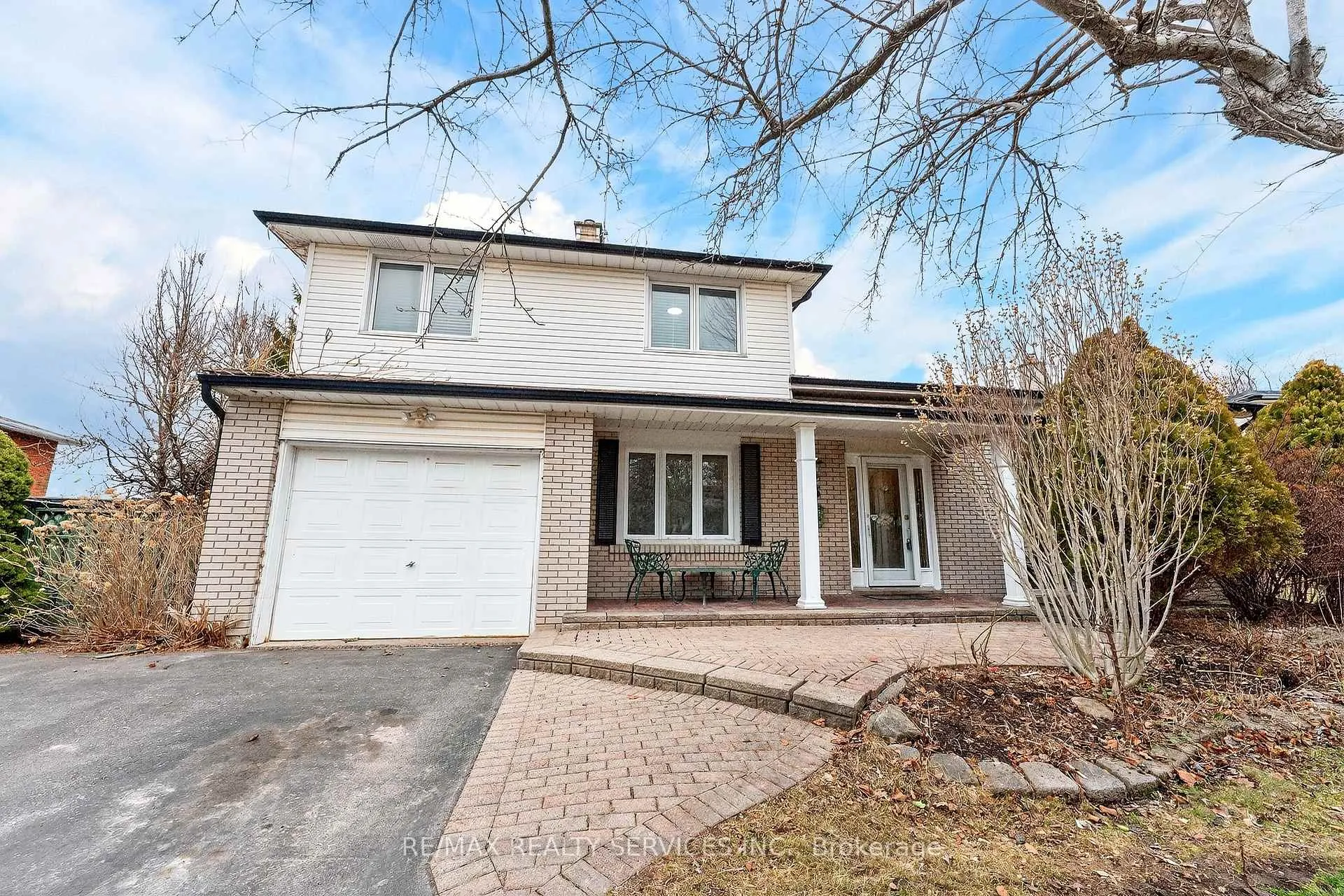 Photo 2 of 13 Strathy Road, Ajax, South East — HOMEH