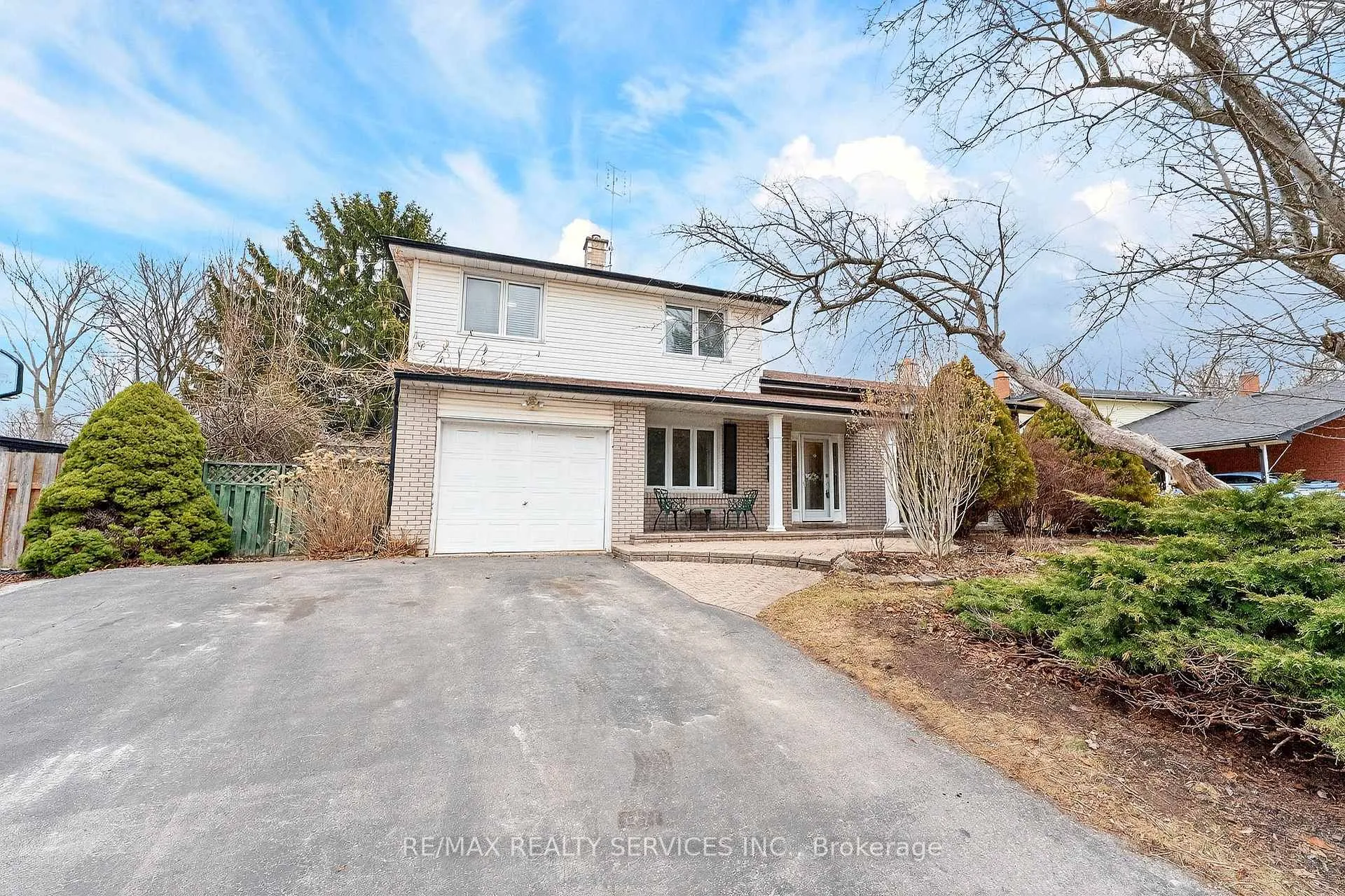 Photo 3 of 13 Strathy Road, Ajax, South East — HOMEH