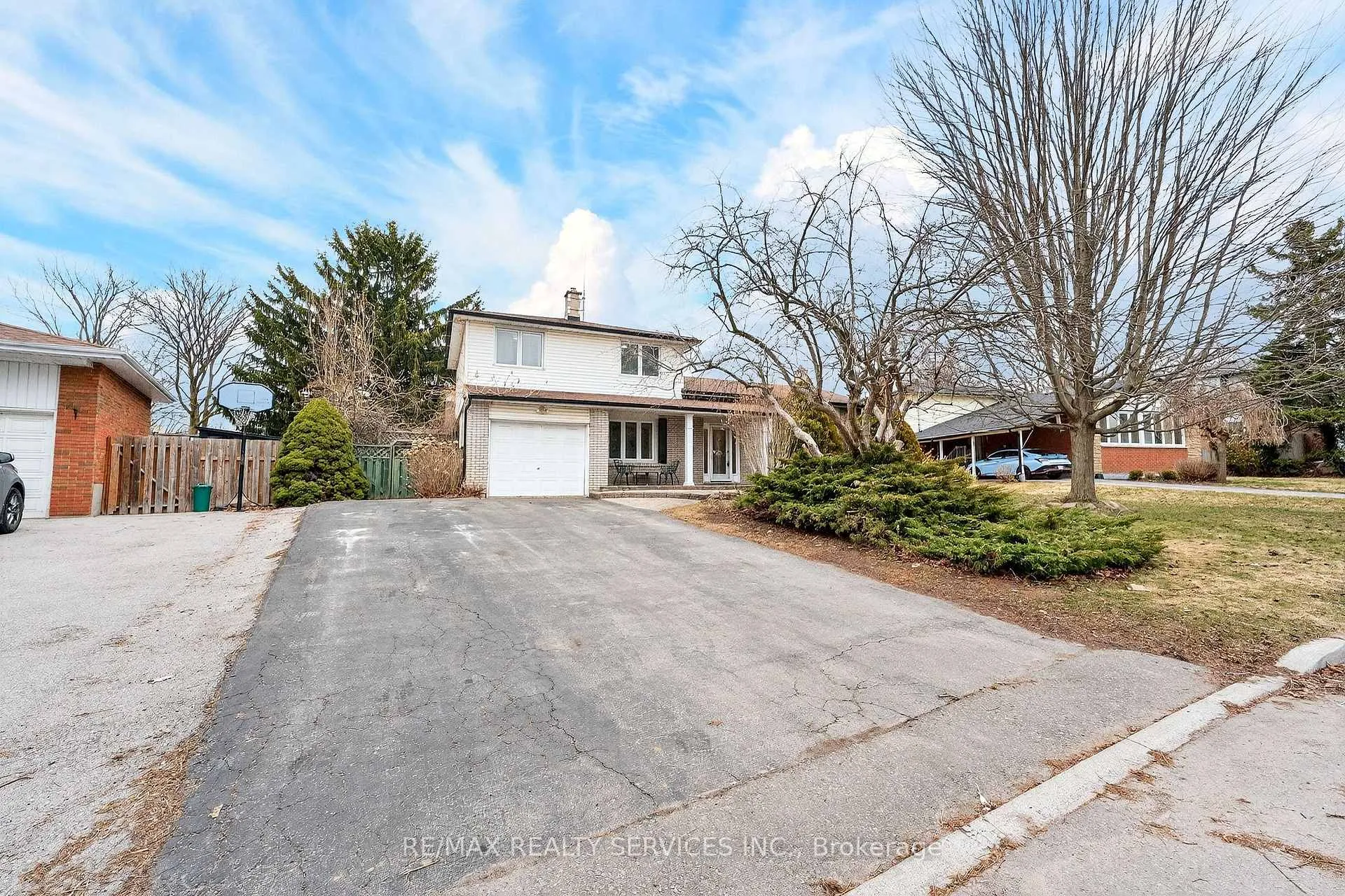 Photo 4 of 13 Strathy Road, Ajax, South East — HOMEH