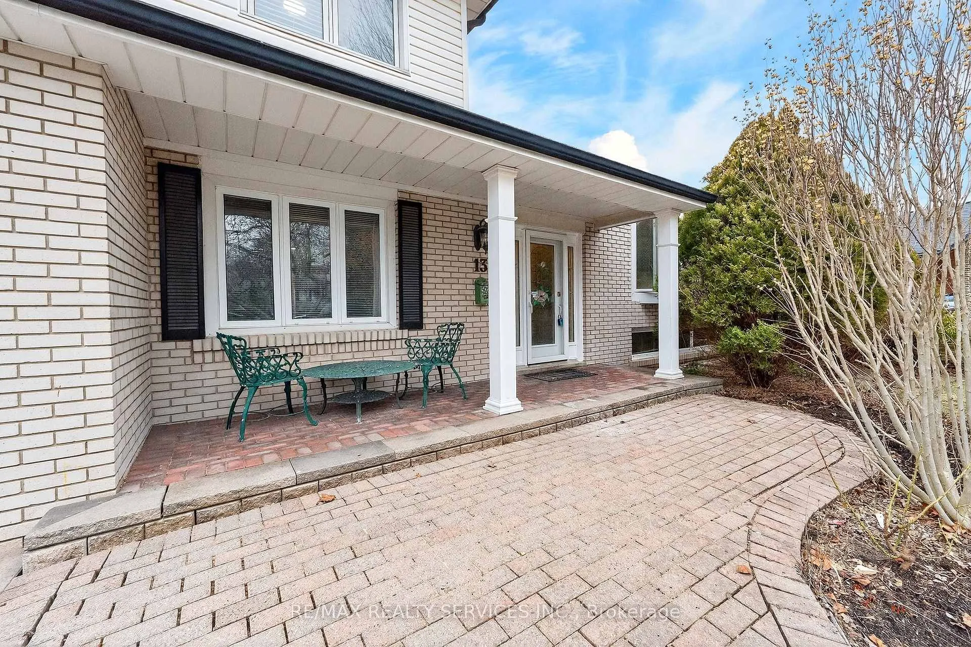 Photo 5 of 13 Strathy Road, Ajax, South East — HOMEH