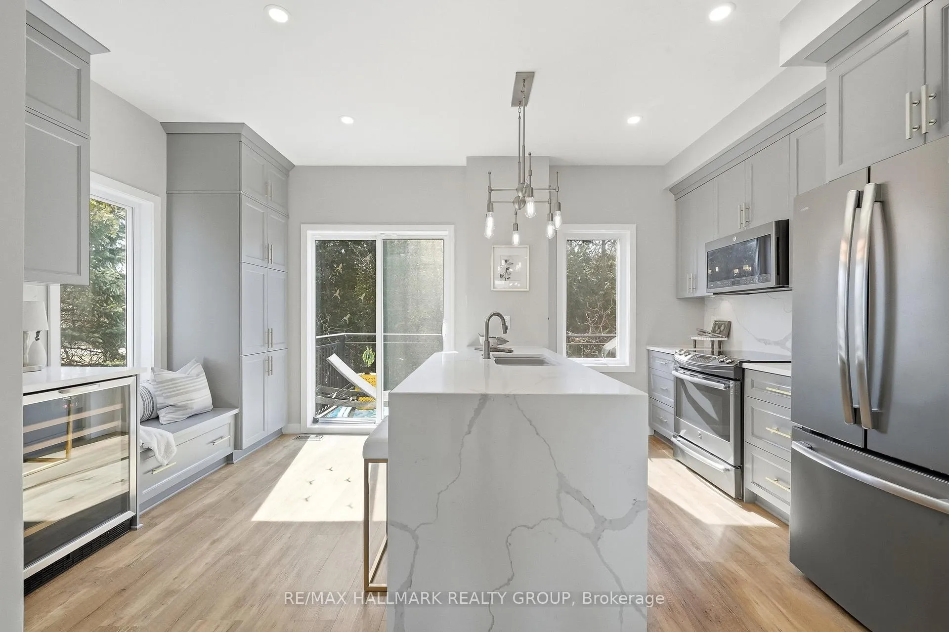 Photo 4 of 128 Songbird Private, Ottawa, Westcliffe Estates — HOMEH