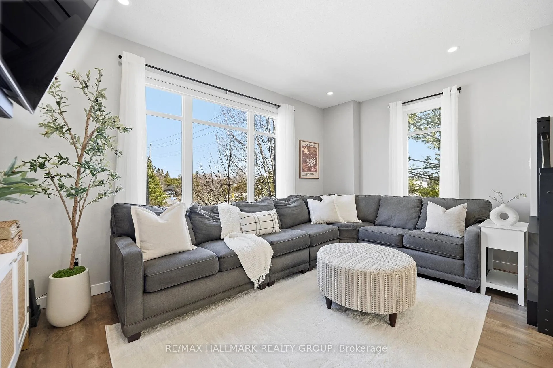 Photo 12 of 128 Songbird Private, Ottawa, Westcliffe Estates — HOMEH