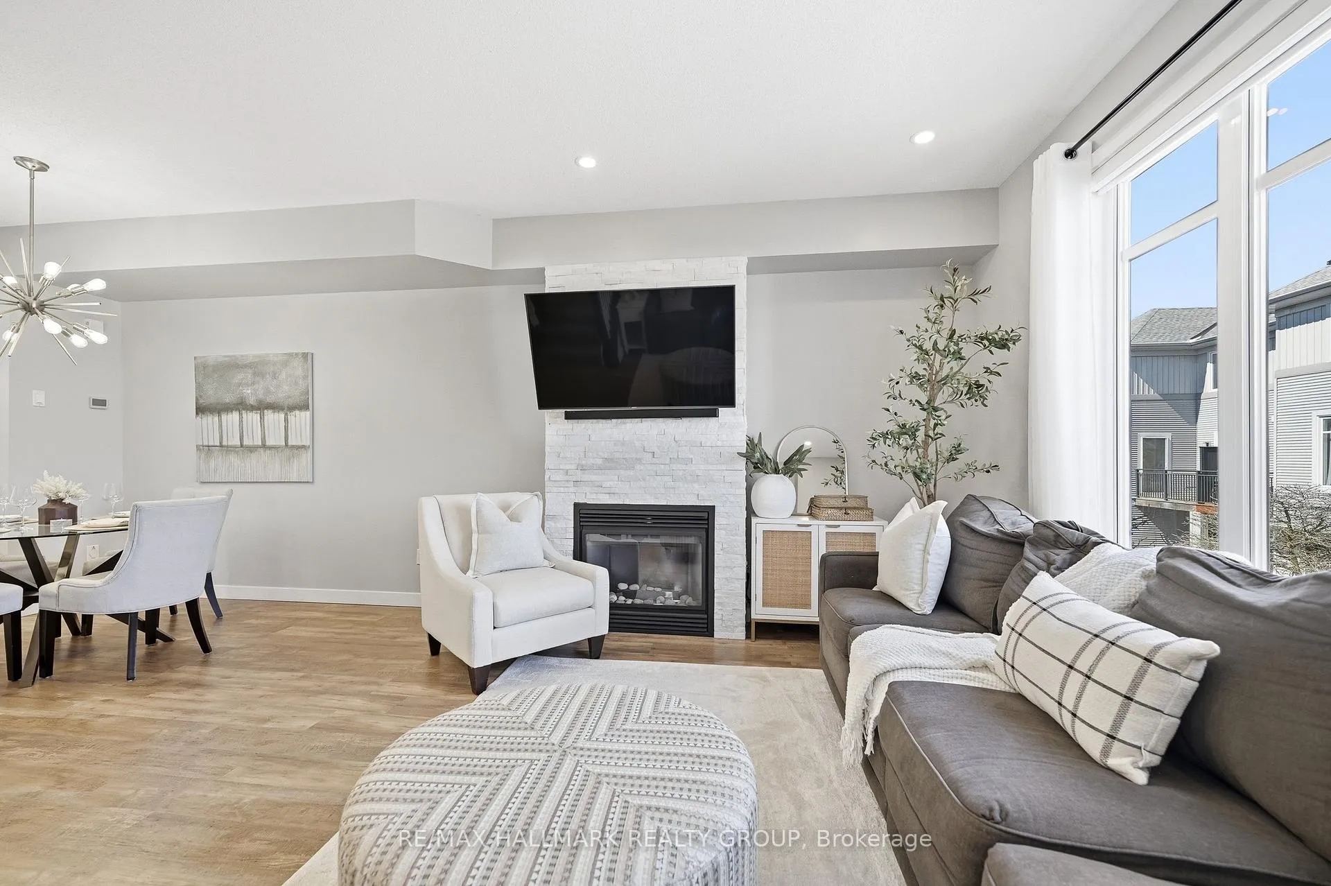 Photo 13 of 128 Songbird Private, Ottawa, Westcliffe Estates — HOMEH