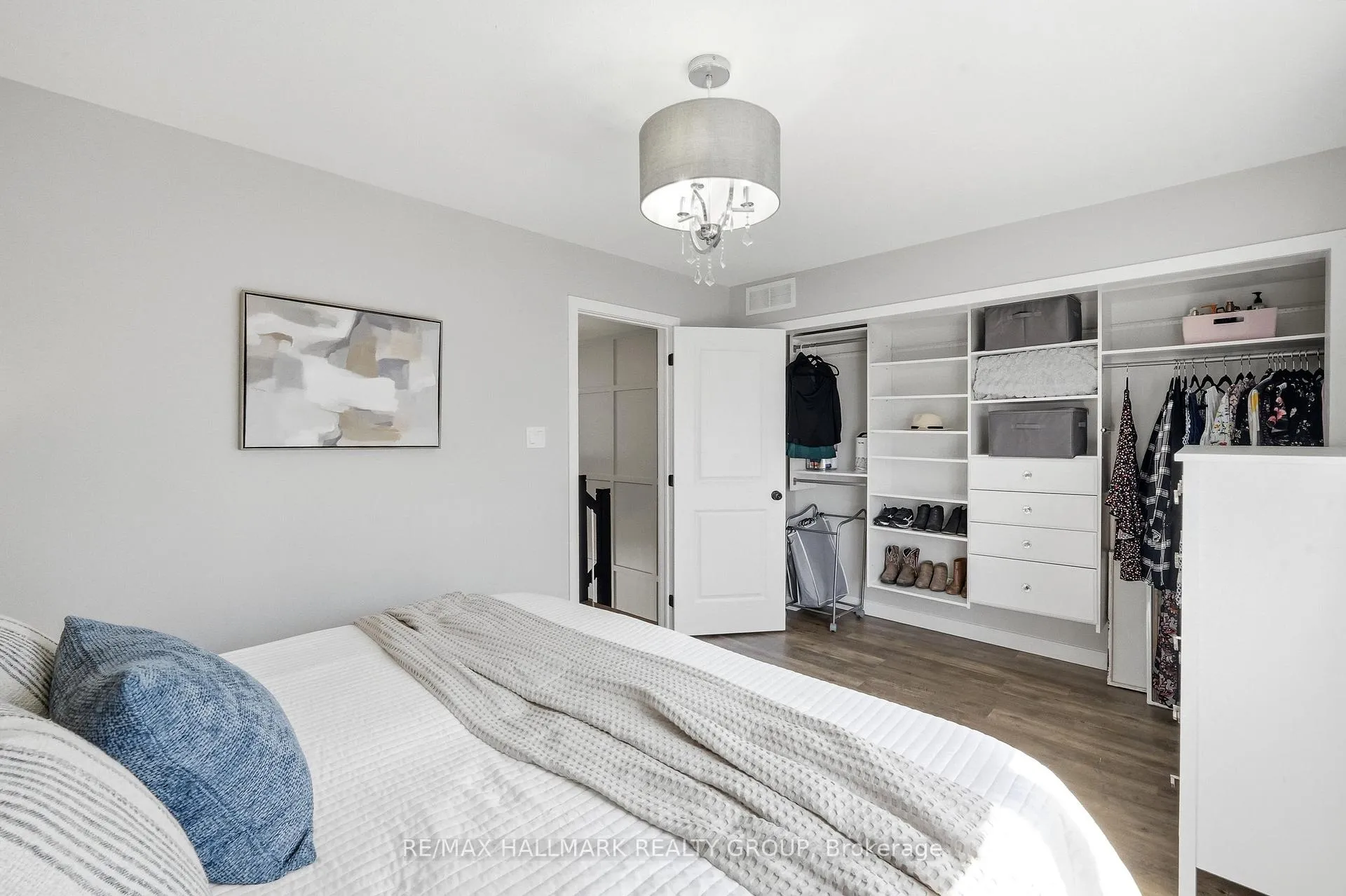 Photo 17 of 128 Songbird Private, Ottawa, Westcliffe Estates — HOMEH