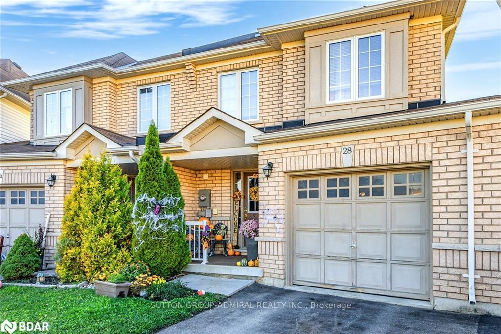 Photo 1 of 28 Lancaster Court, Barrie, Innis-Shore — HOMEH