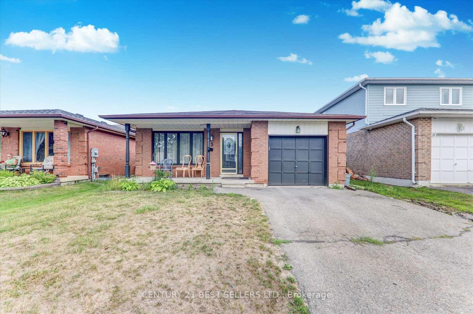 Photo 2 of 5 Hartsfield Drive, Clarington, Courtice — HOMEH