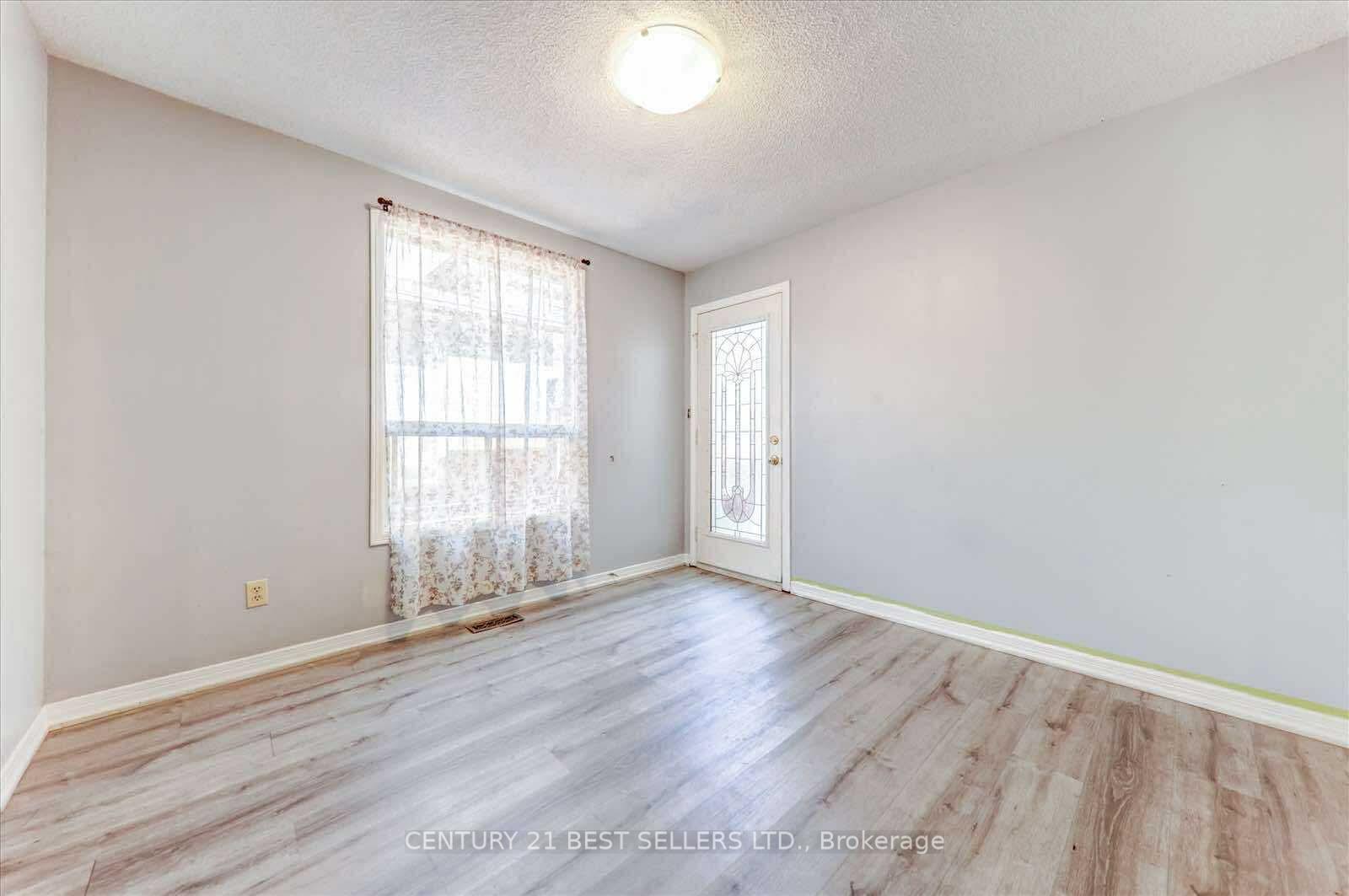 Photo 11 of 5 Hartsfield Drive, Clarington, Courtice — HOMEH