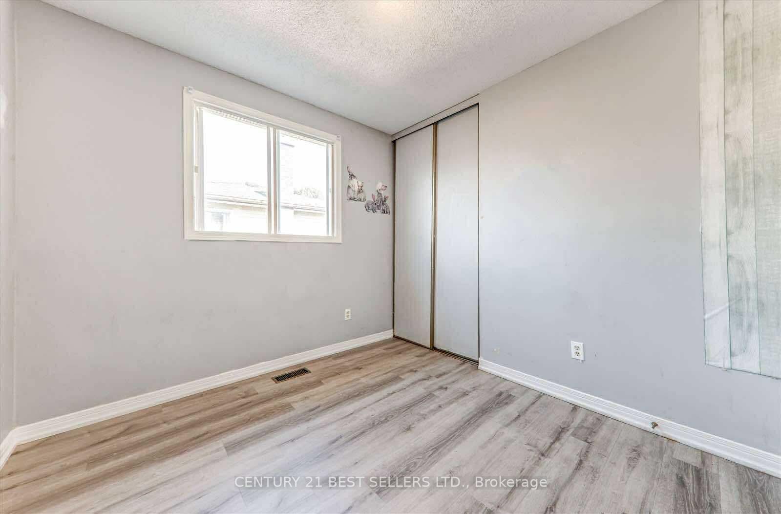 Photo 12 of 5 Hartsfield Drive, Clarington, Courtice — HOMEH