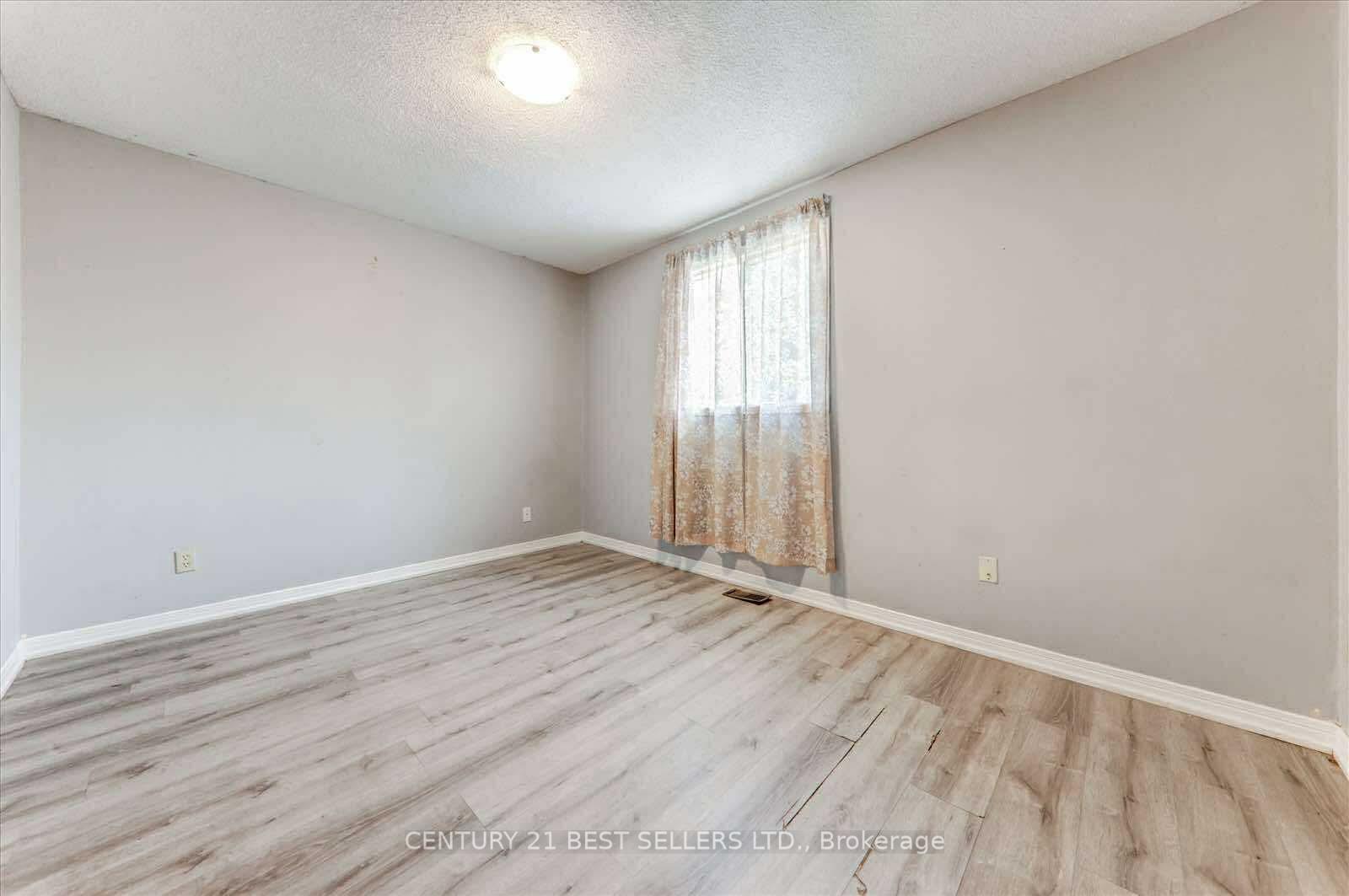 Photo 15 of 5 Hartsfield Drive, Clarington, Courtice — HOMEH