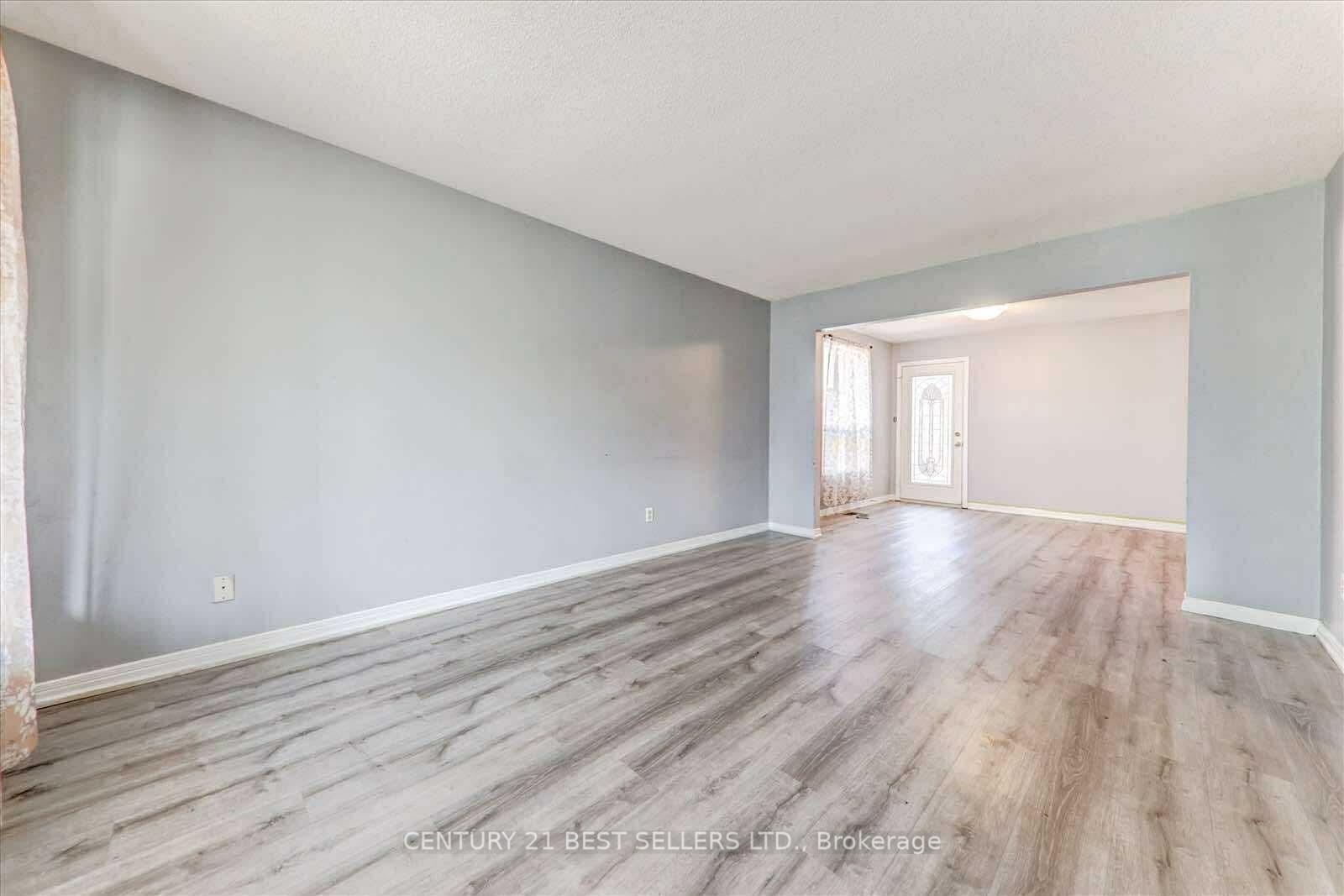 Photo 24 of 5 Hartsfield Drive, Clarington, Courtice — HOMEH