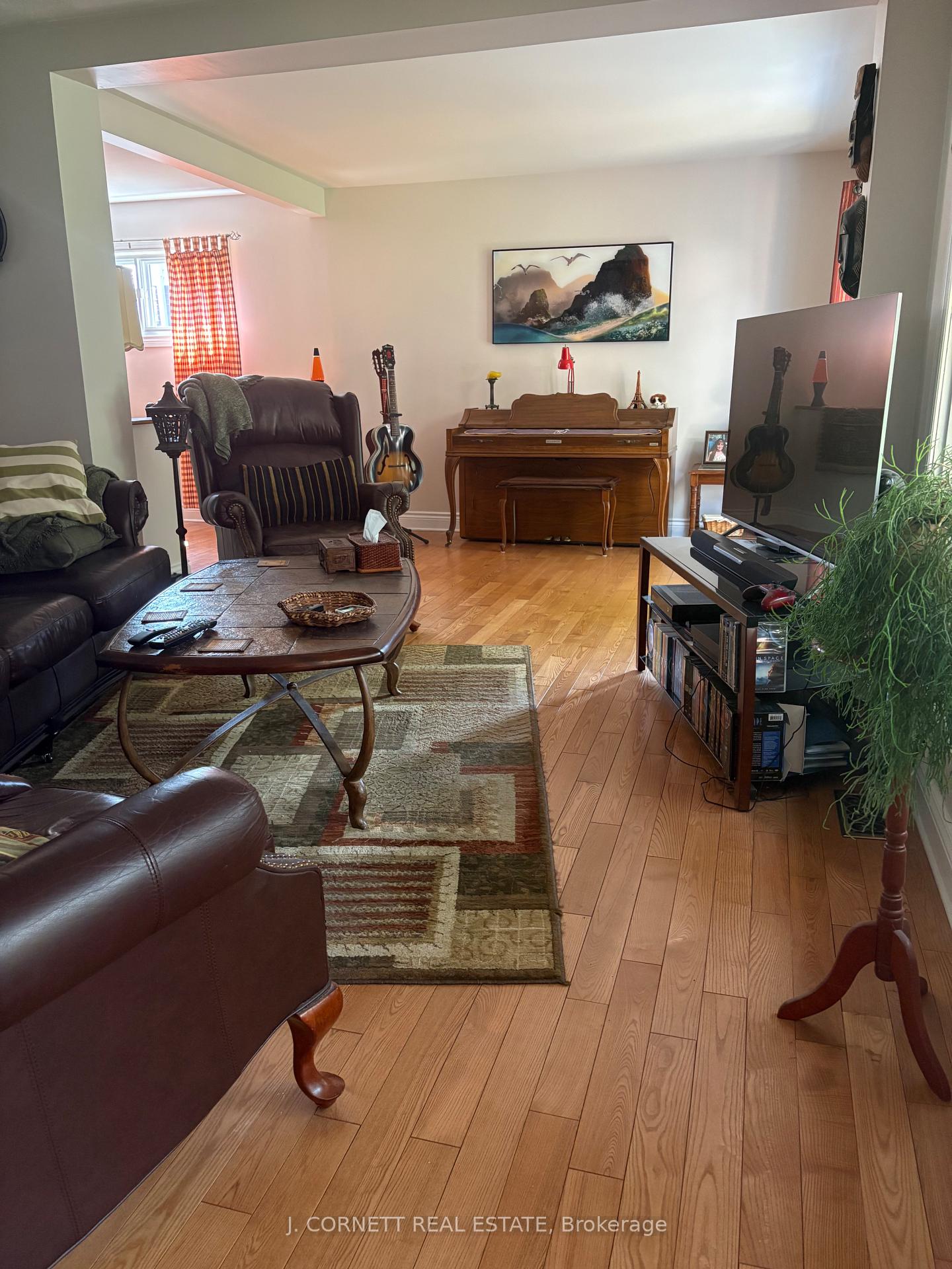 Photo 2 of 1004 Pescod Avenue N, Cornwall — HOMEH