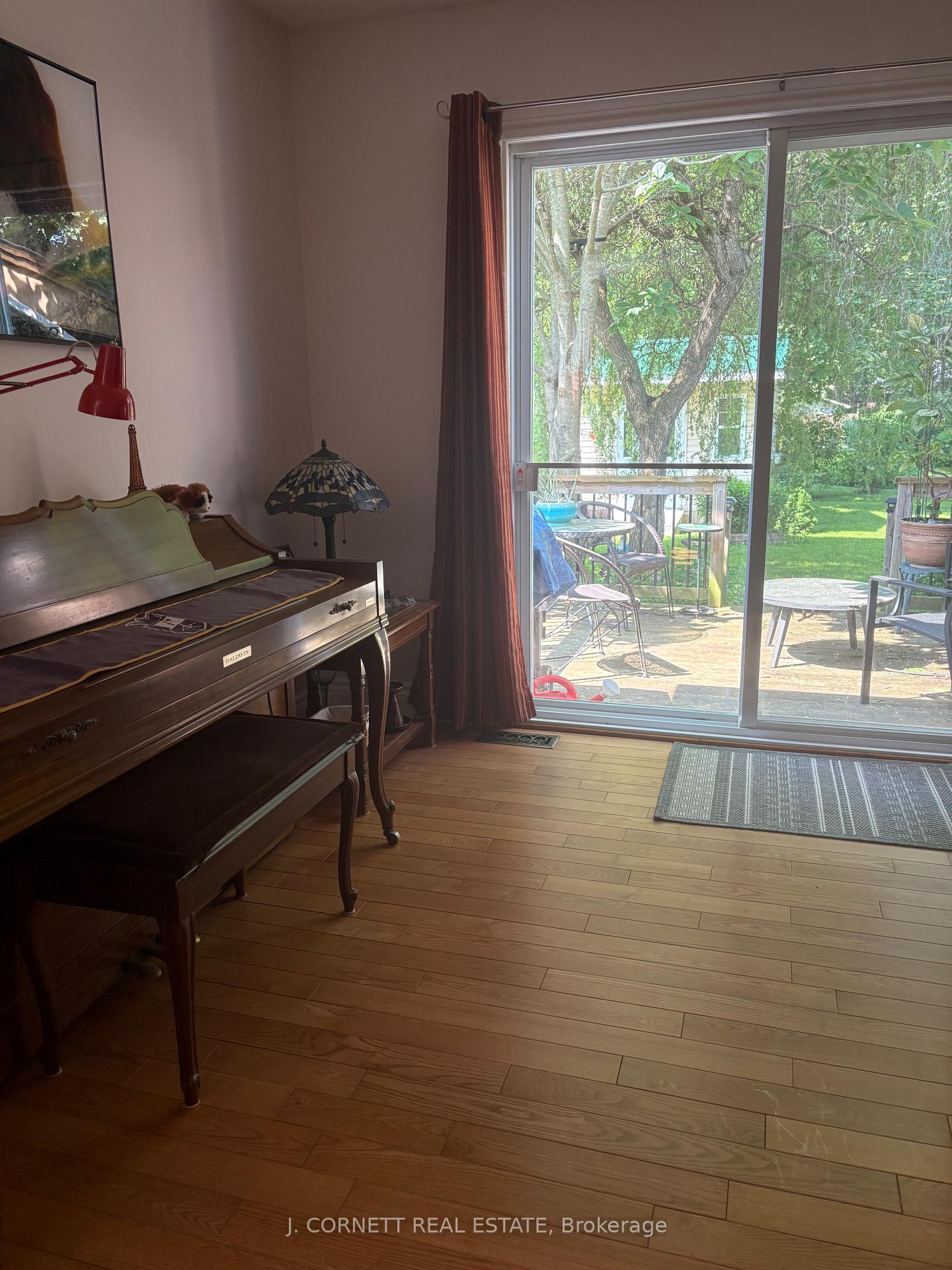Photo 3 of 1004 Pescod Avenue N, Cornwall — HOMEH