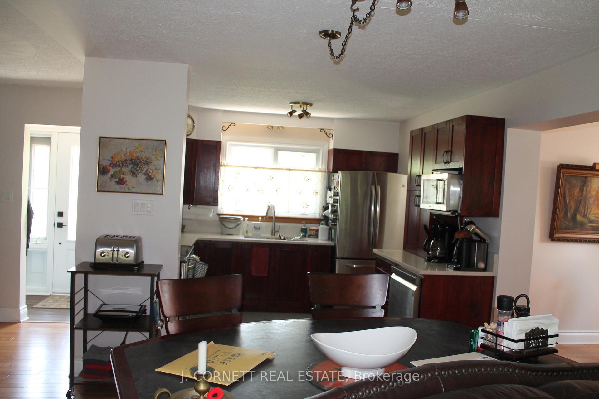 Photo 4 of 1004 Pescod Avenue N, Cornwall — HOMEH