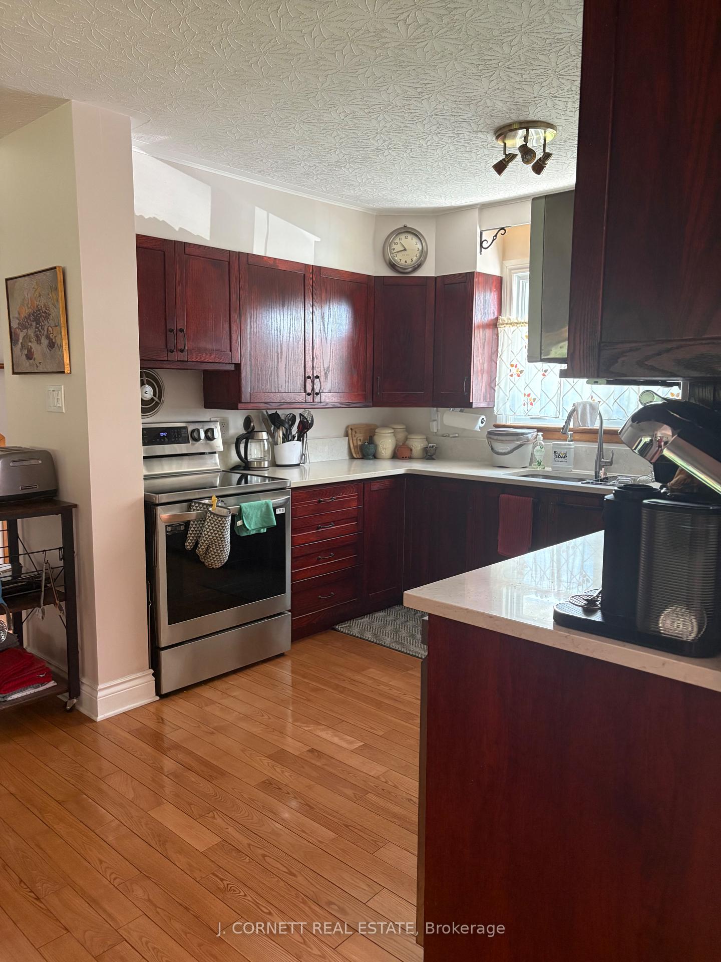 Photo 6 of 1004 Pescod Avenue N, Cornwall — HOMEH