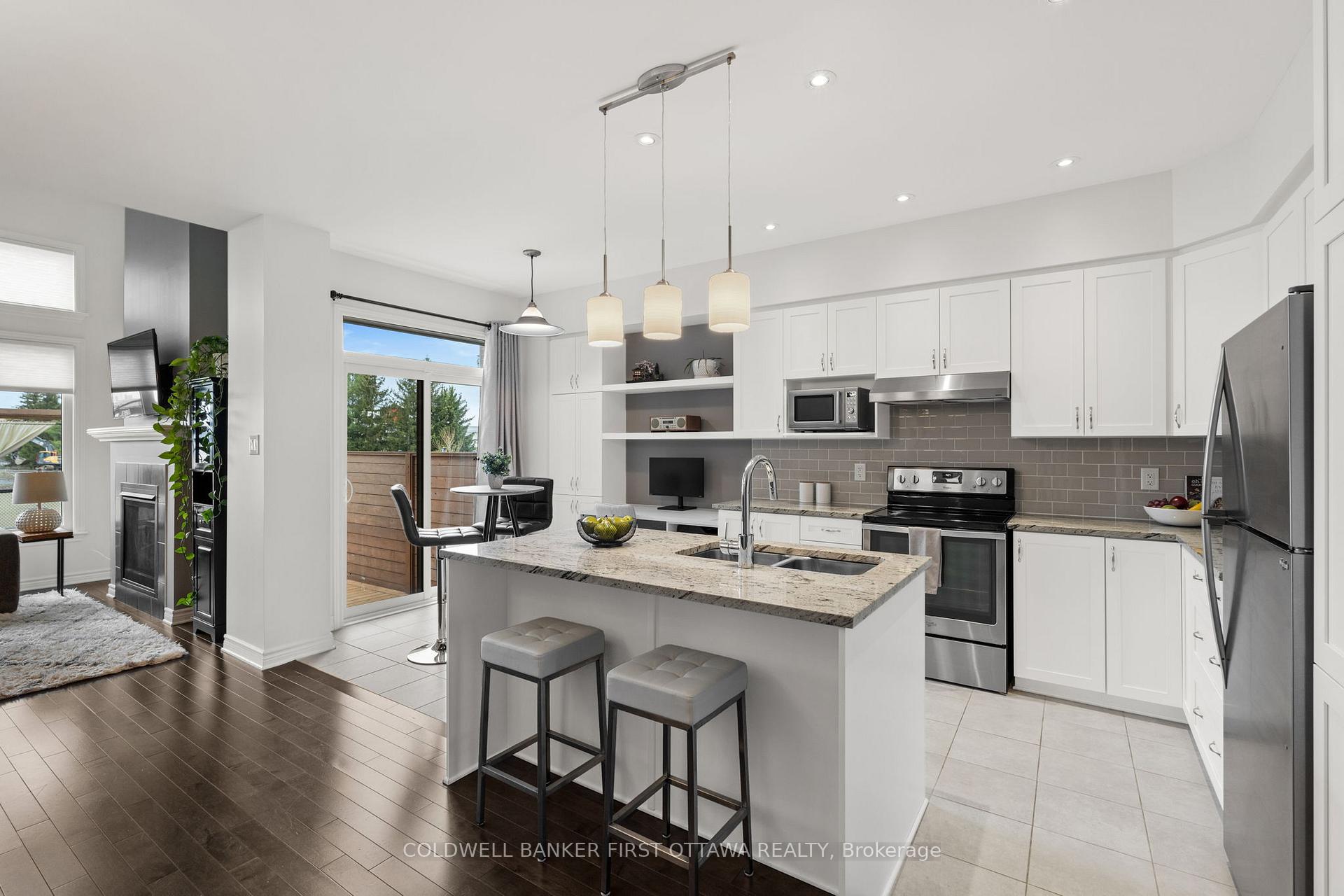 Photo 7 of 802 Carnelian Crescent, Ottawa, Riverside South/Gloucester Glen — HOMEH