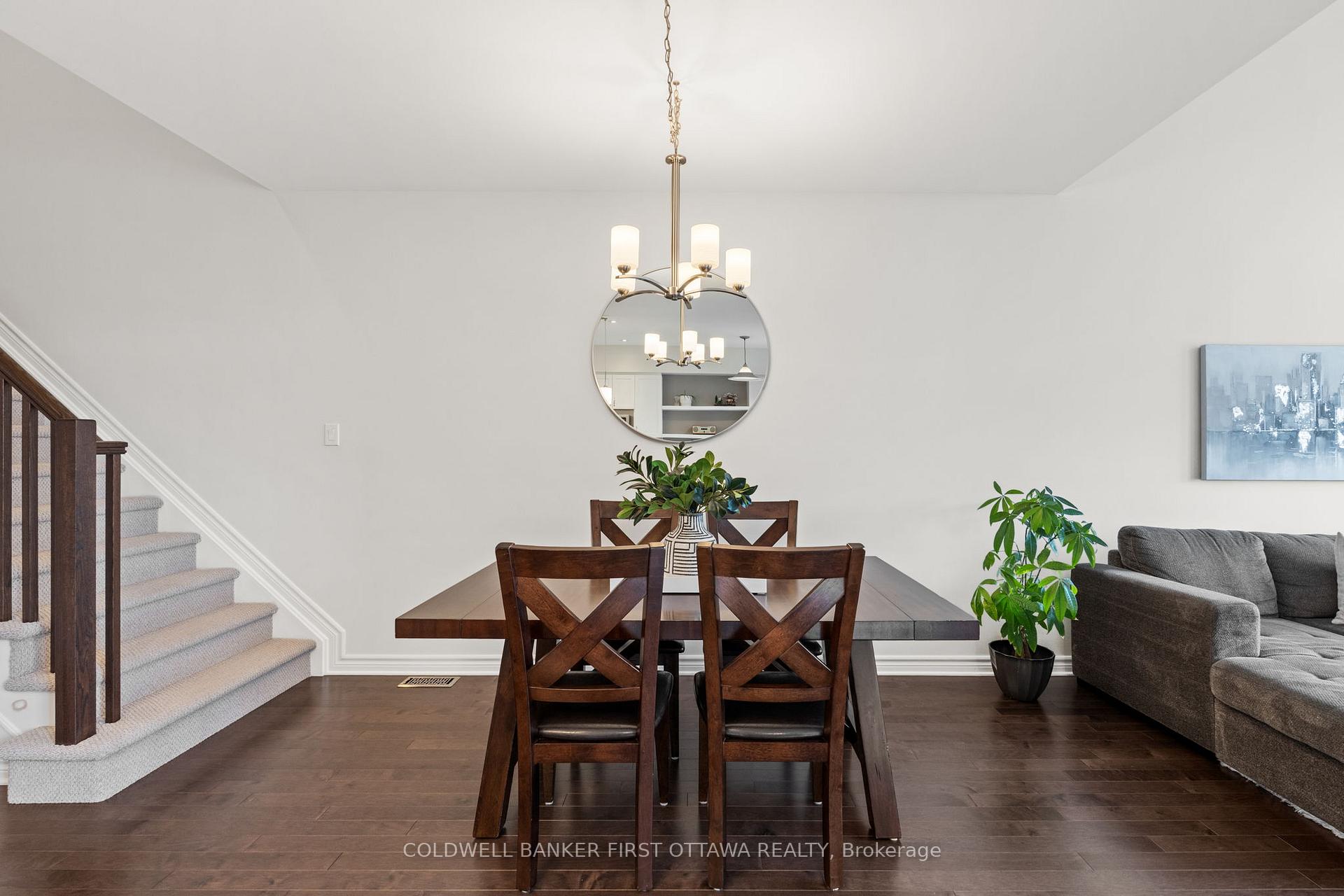 Photo 12 of 802 Carnelian Crescent, Ottawa, Riverside South/Gloucester Glen — HOMEH