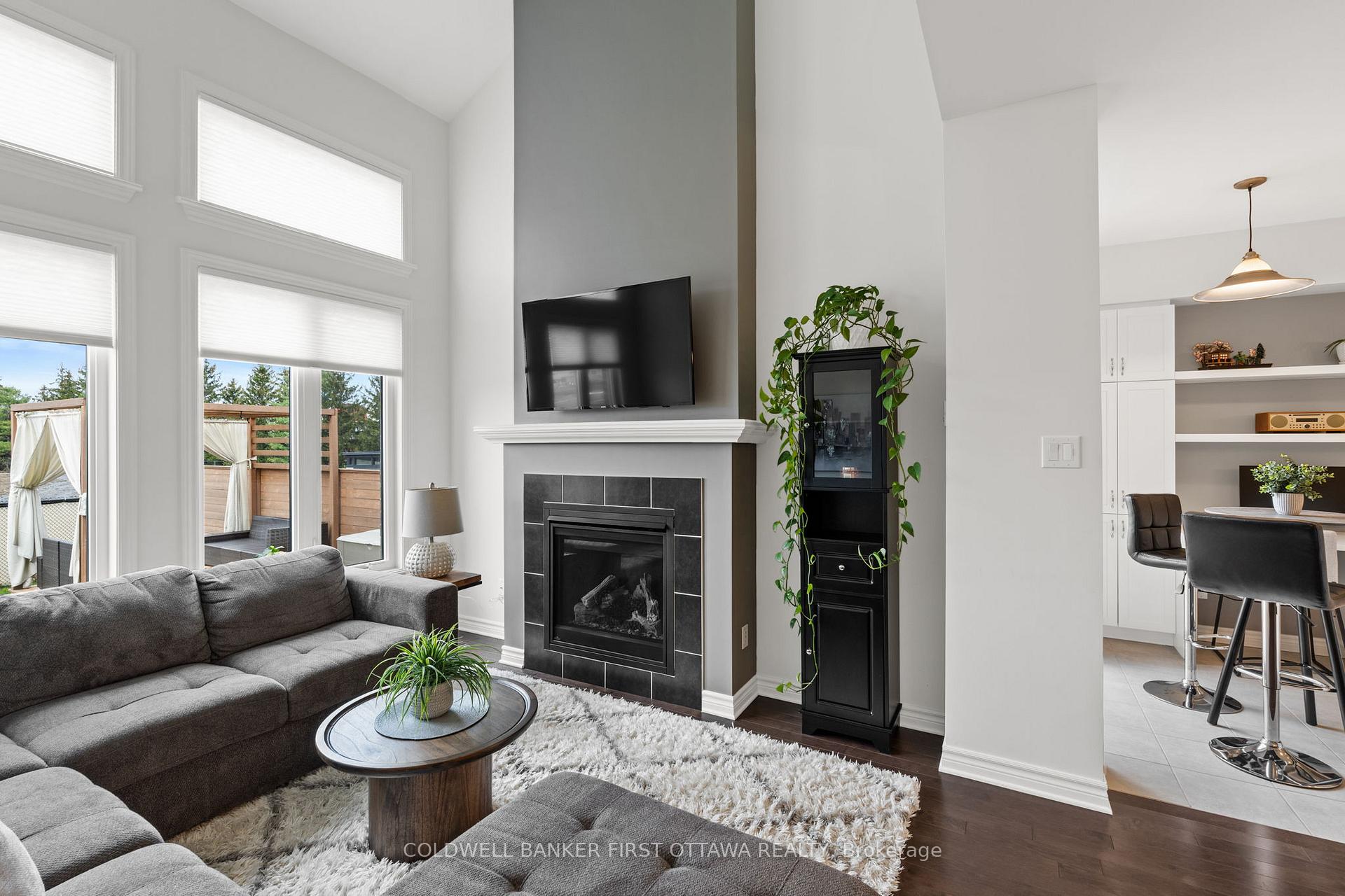 Photo 15 of 802 Carnelian Crescent, Ottawa, Riverside South/Gloucester Glen — HOMEH