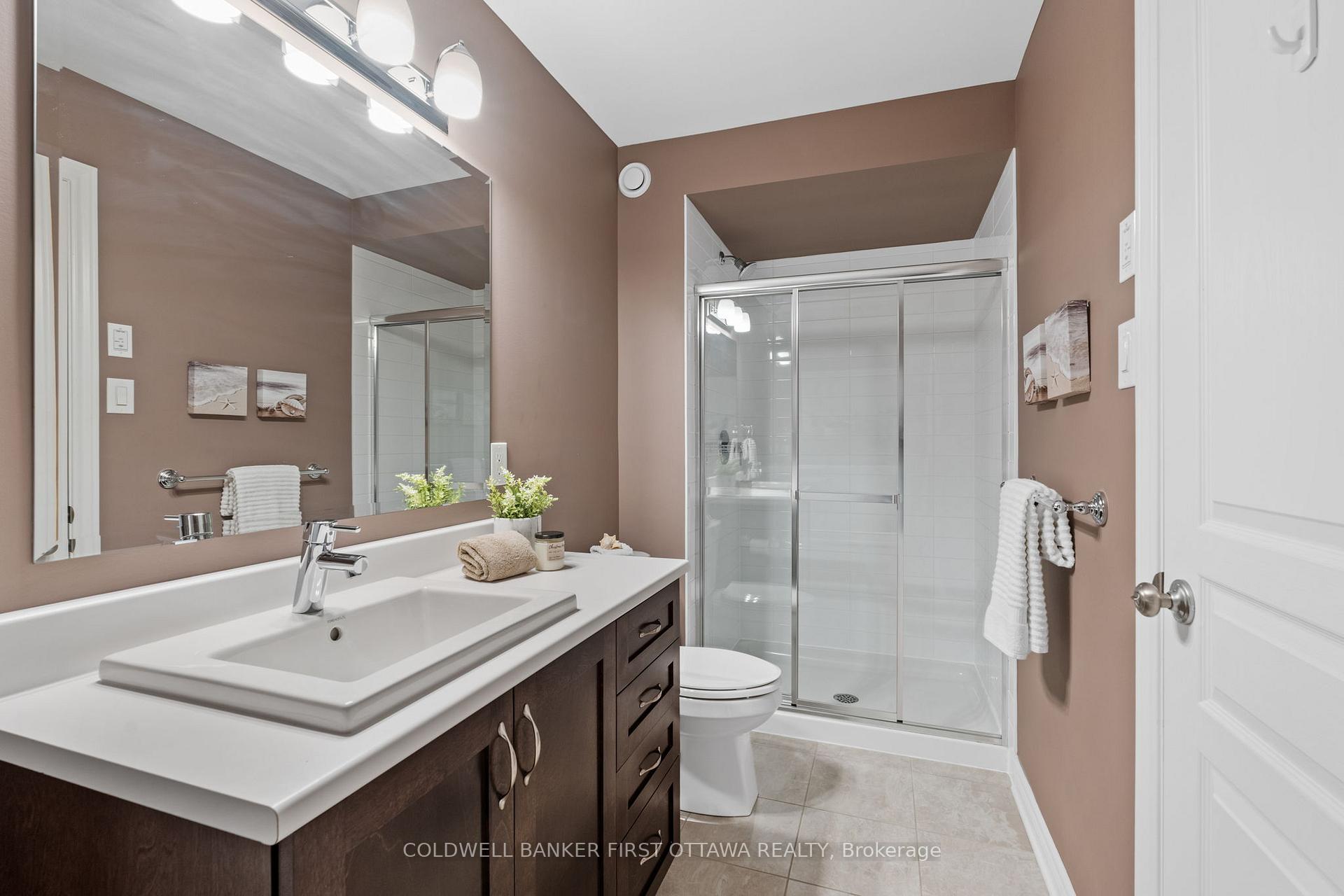 Photo 20 of 802 Carnelian Crescent, Ottawa, Riverside South/Gloucester Glen — HOMEH