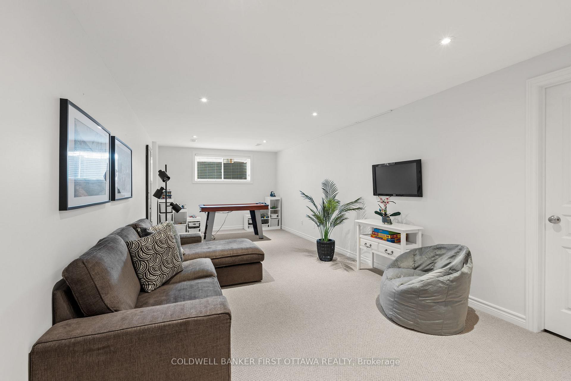 Photo 29 of 802 Carnelian Crescent, Ottawa, Riverside South/Gloucester Glen — HOMEH