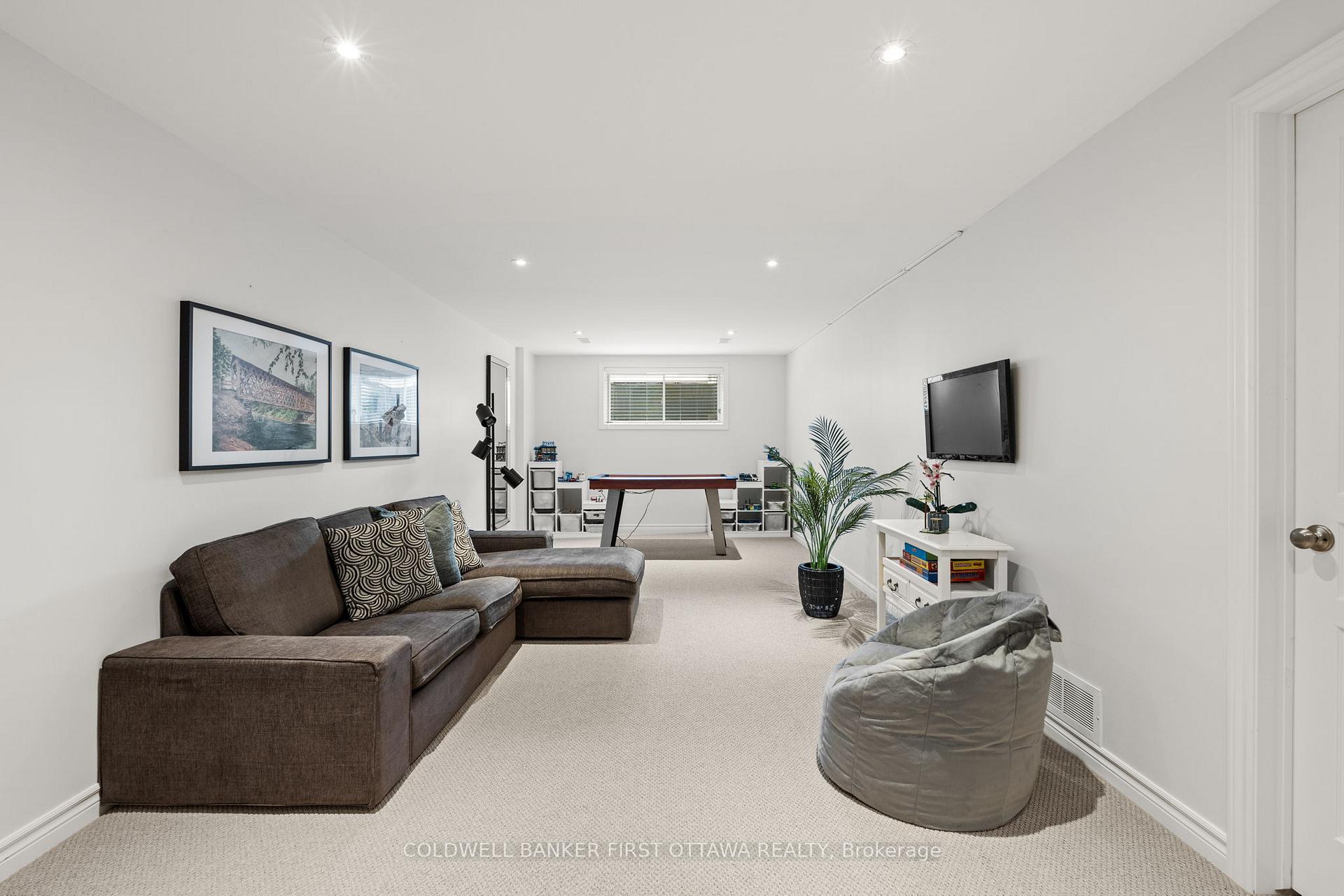 Photo 30 of 802 Carnelian Crescent, Ottawa, Riverside South/Gloucester Glen — HOMEH