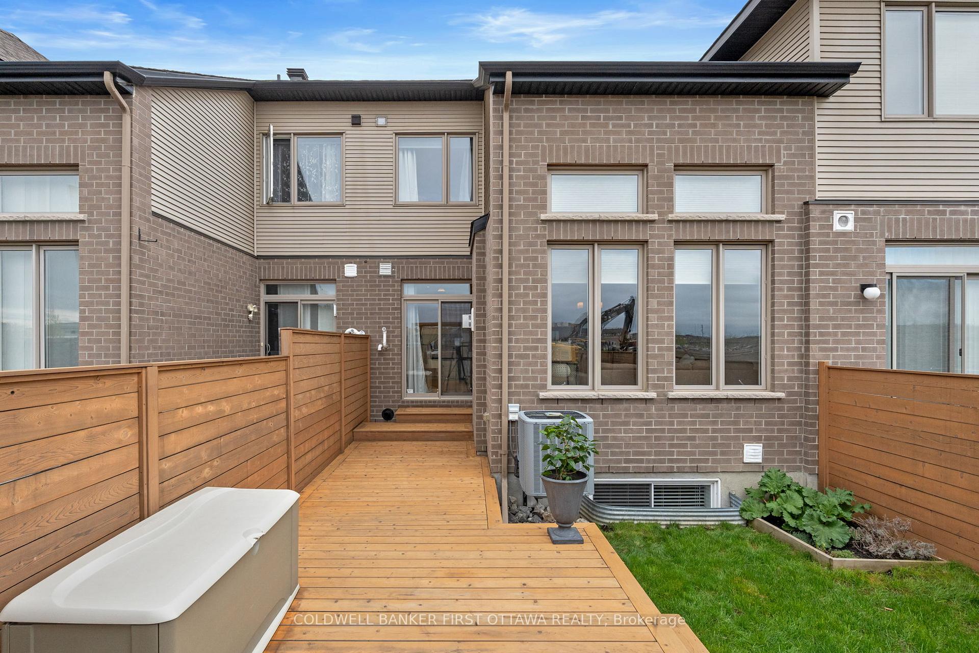 Photo 32 of 802 Carnelian Crescent, Ottawa, Riverside South/Gloucester Glen — HOMEH