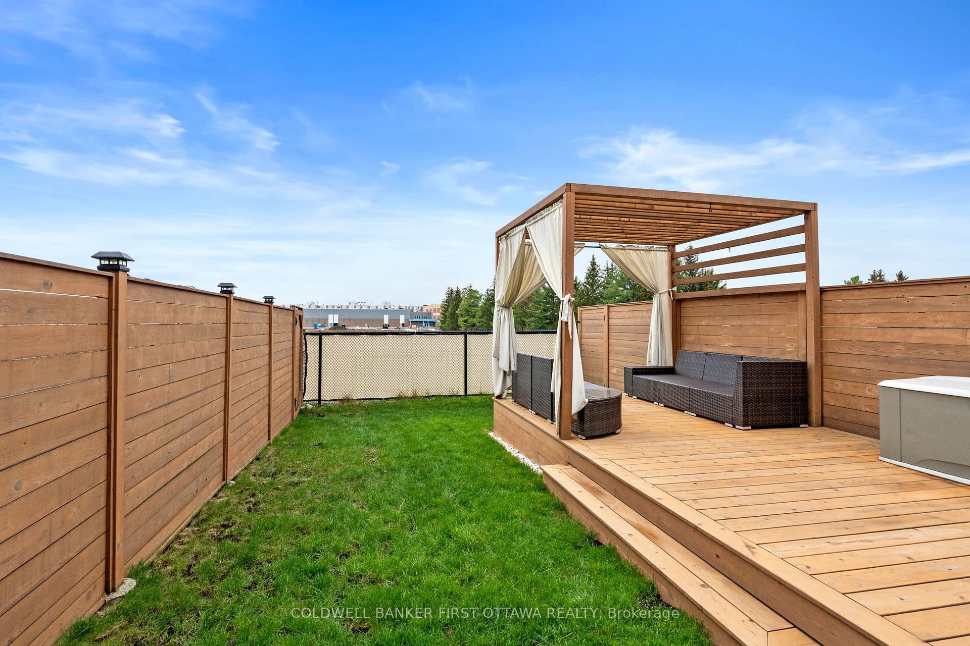 Photo 34 of 802 Carnelian Crescent, Ottawa, Riverside South/Gloucester Glen — HOMEH