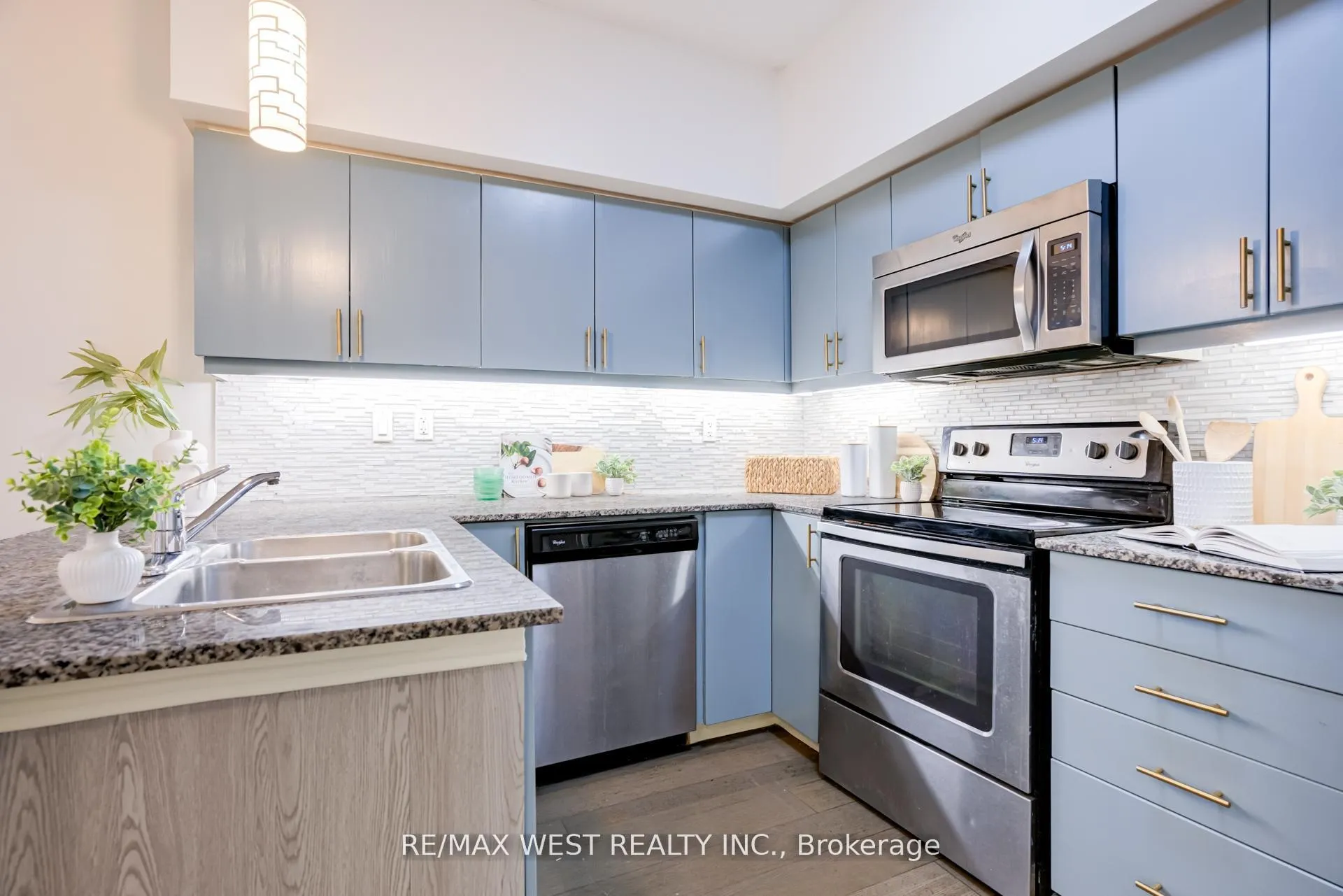 Photo 6 of Unit 101, 45 Sousa Mendes Street, Toronto, Dovercourt-Wallace Emerson-Junction — HOMEH