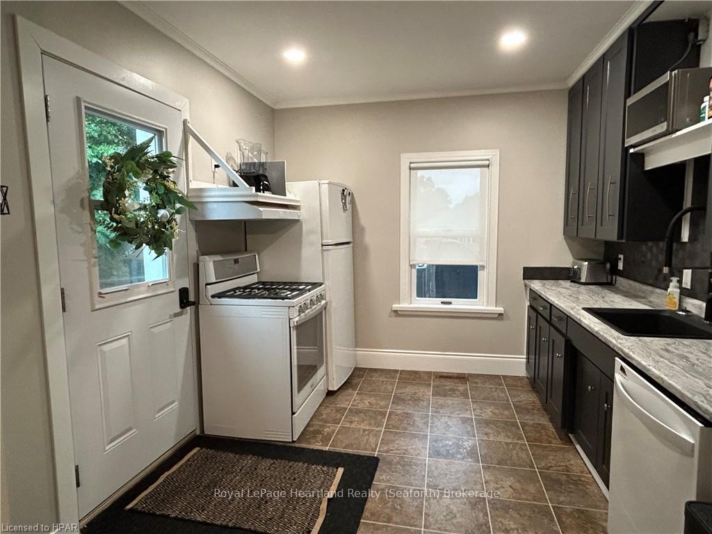 Photo 3 of 88 Kirk Street, Central Huron, Clinton — HOMEH