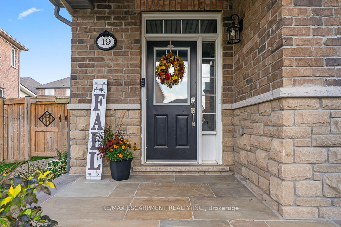 Photo 2 of 19 Maple Cider Street, Caledon, Rural Caledon — HOMEH