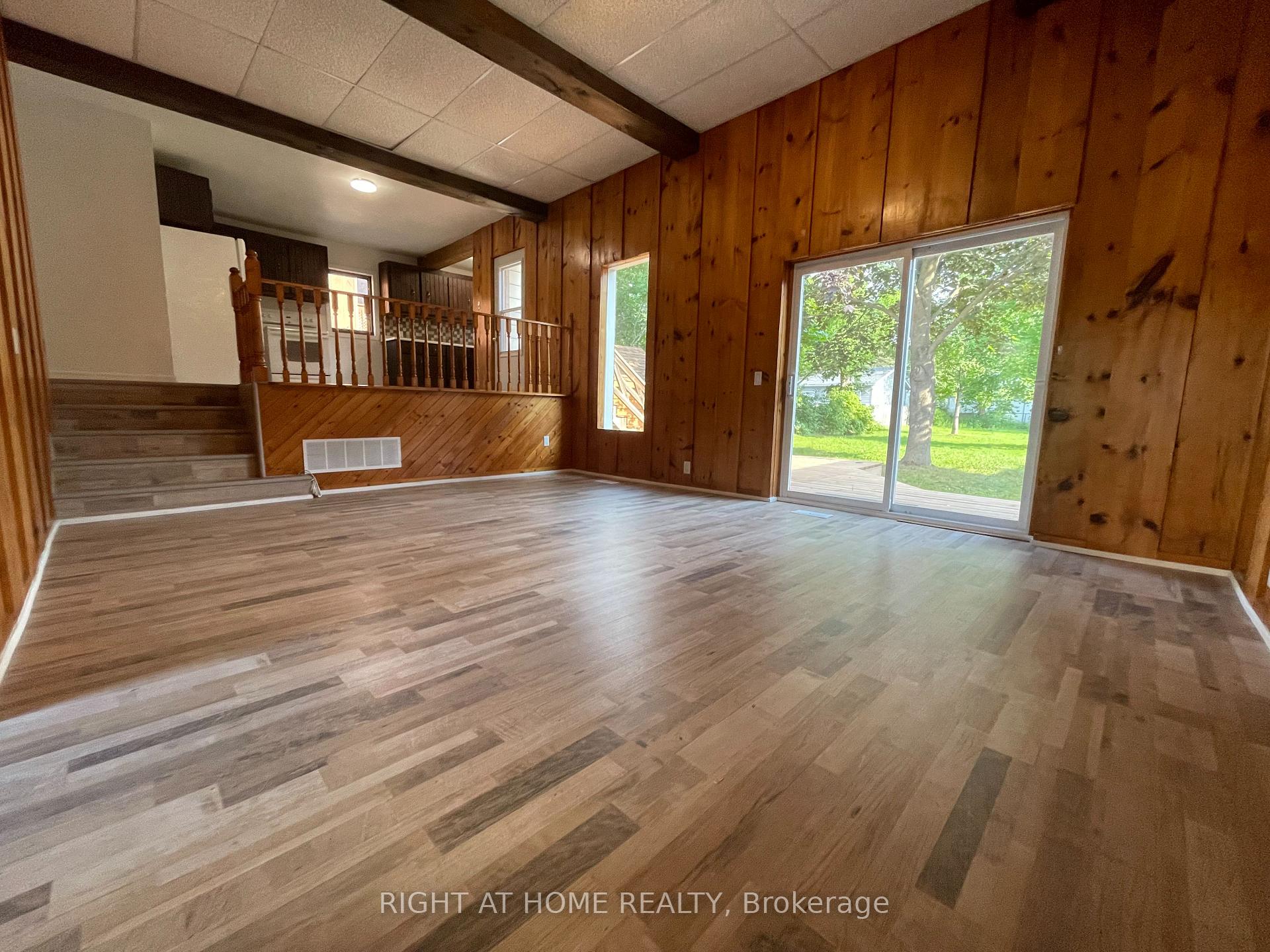Photo 2 of 241 Elm Avenue, Georgina, Keswick South — HOMEH