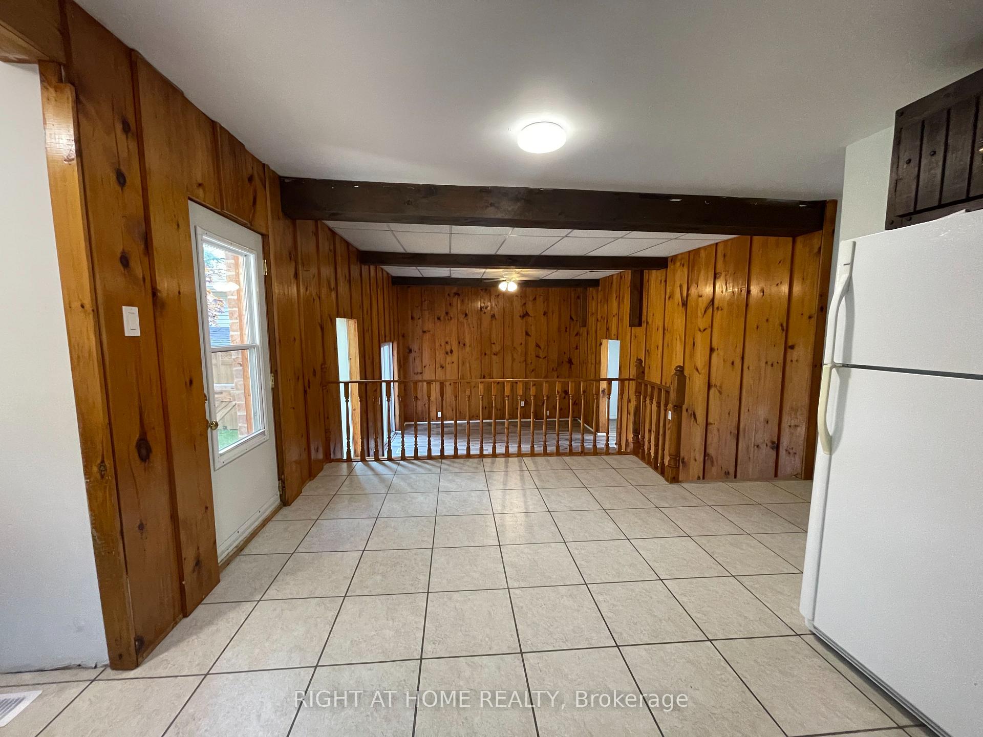 Photo 5 of 241 Elm Avenue, Georgina, Keswick South — HOMEH