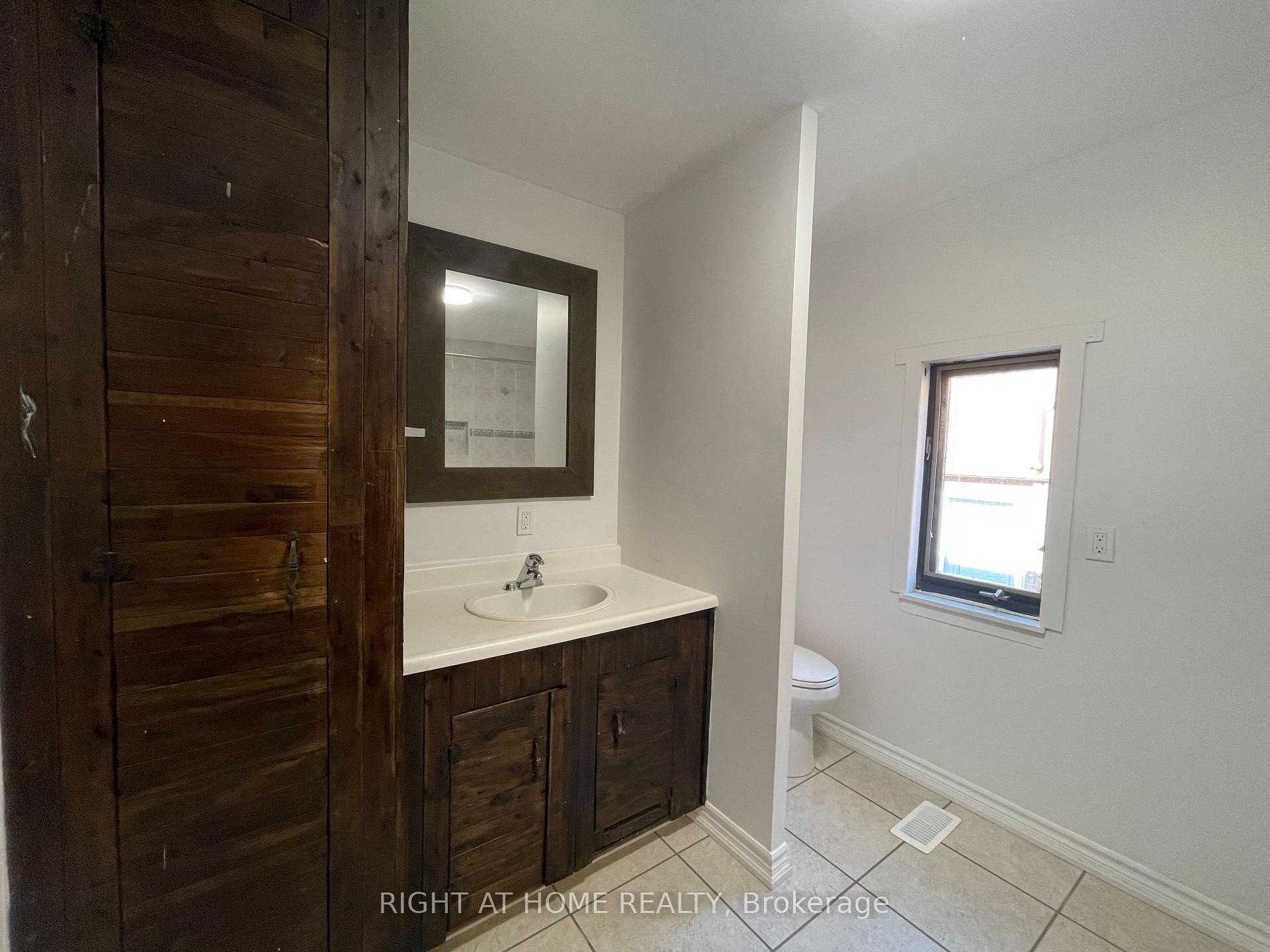 Photo 7 of 241 Elm Avenue, Georgina, Keswick South — HOMEH