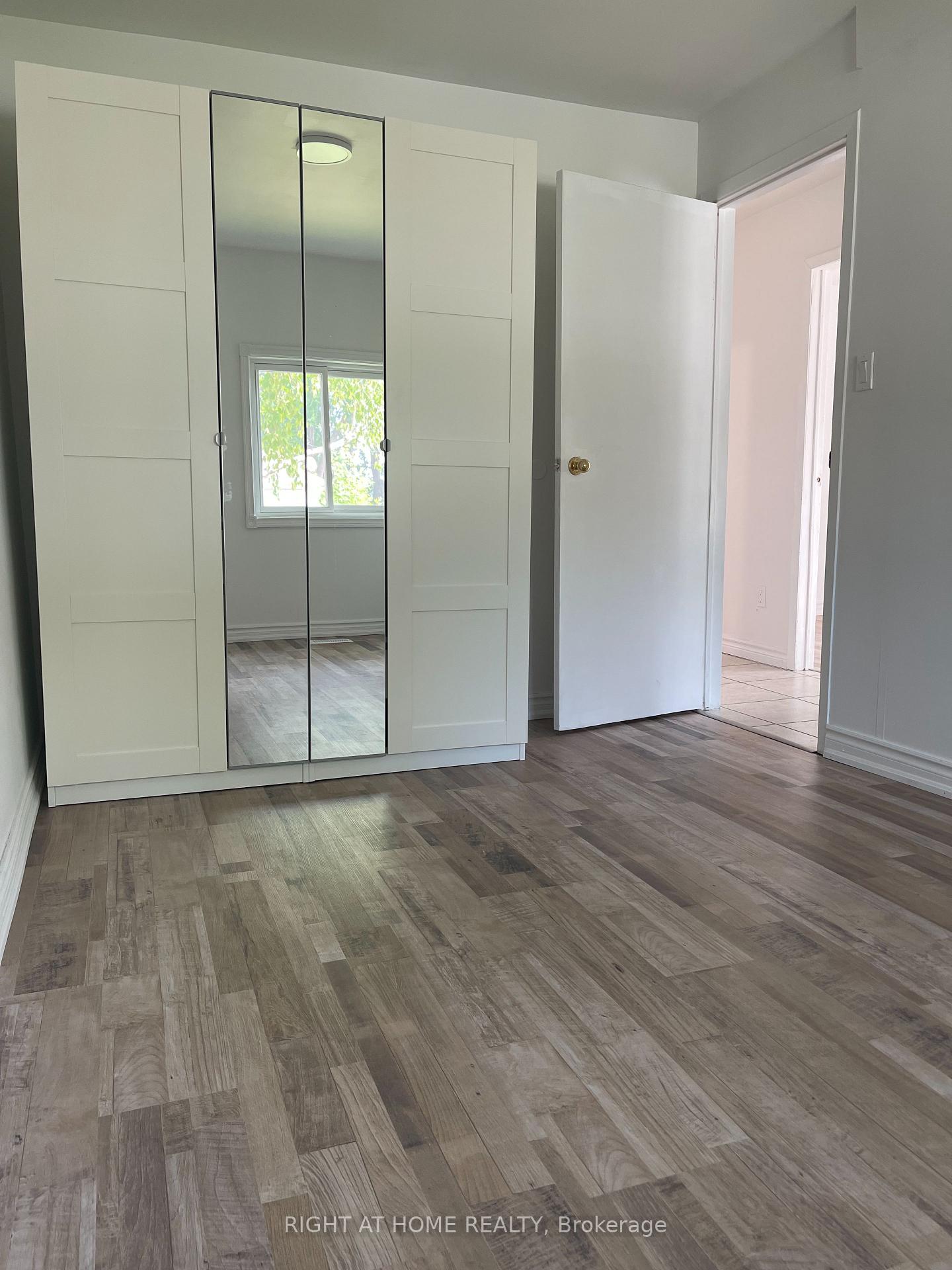 Photo 10 of 241 Elm Avenue, Georgina, Keswick South — HOMEH