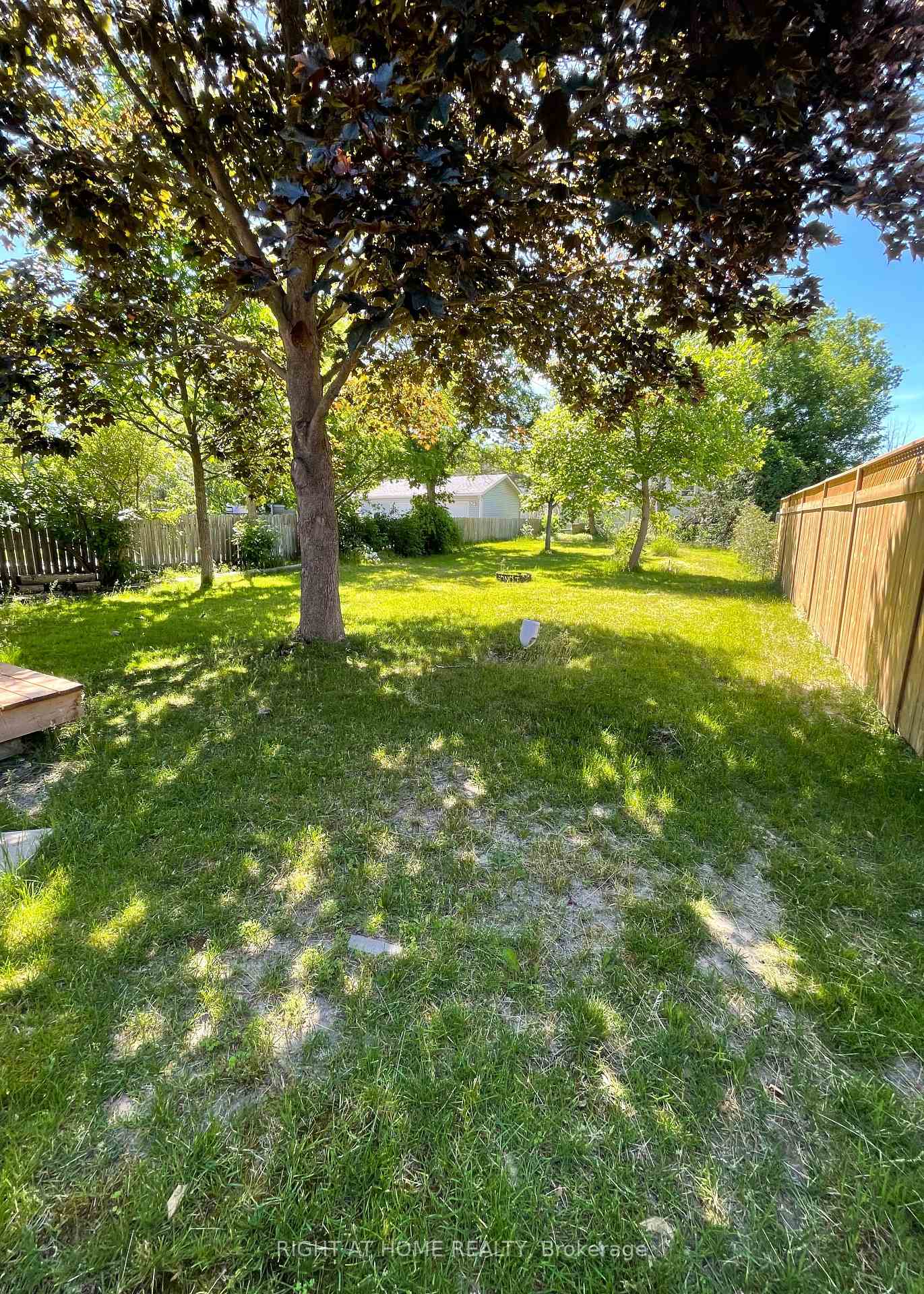 Photo 13 of 241 Elm Avenue, Georgina, Keswick South — HOMEH