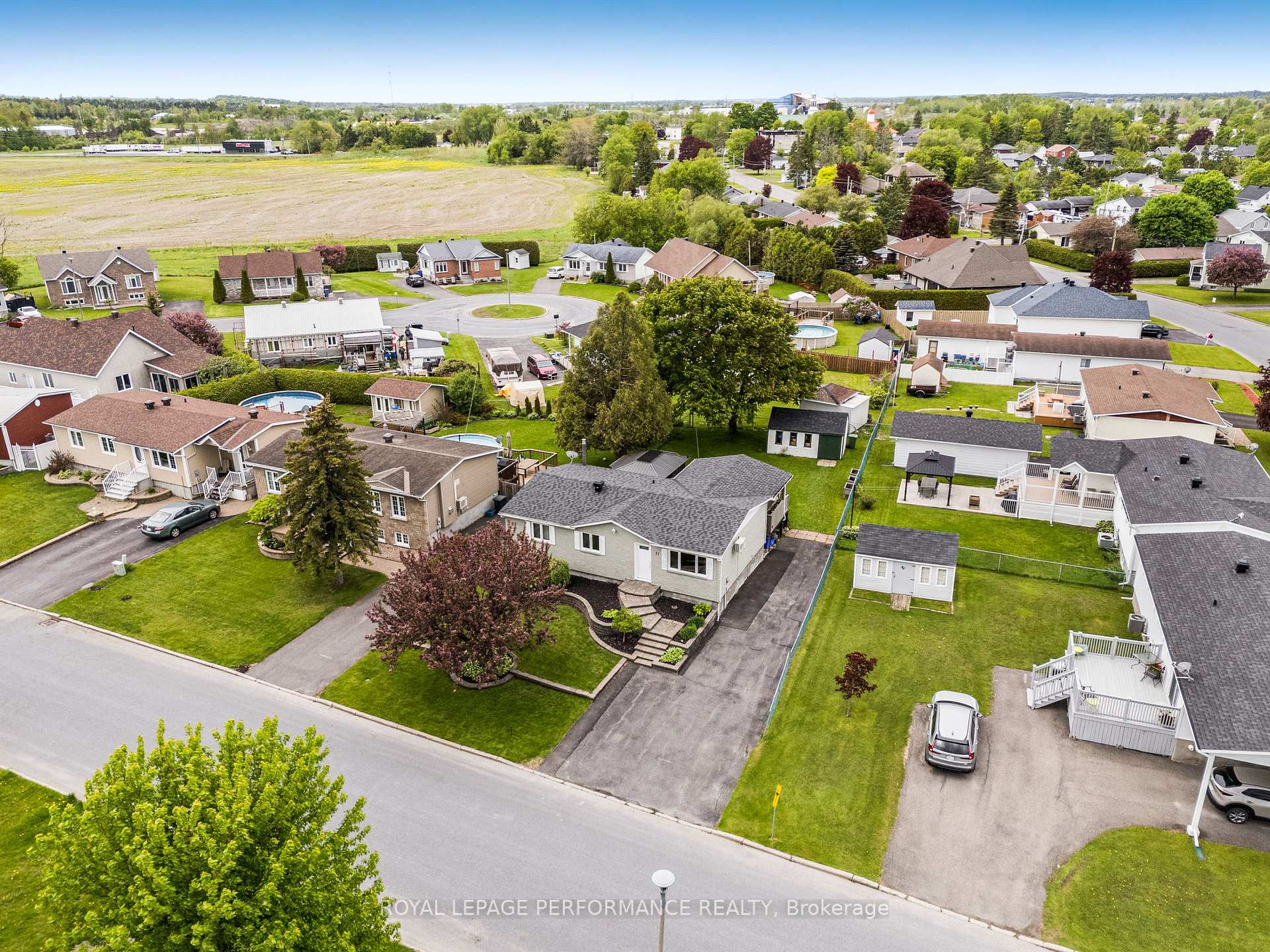 Photo 2 of 11 Pilon Street, Champlain, L'Orignal — HOMEH