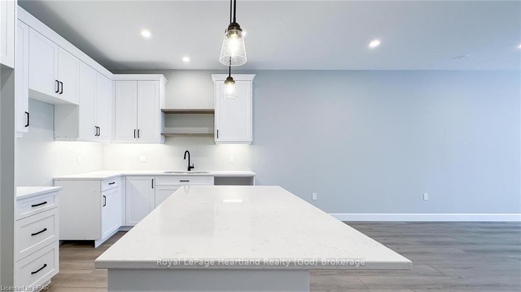 Photo 2 of 139 Severn Drive, Goderich, Goderich (Town) — HOMEH