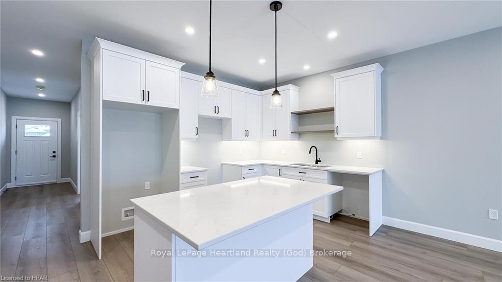Photo 3 of 139 Severn Drive, Goderich, Goderich (Town) — HOMEH