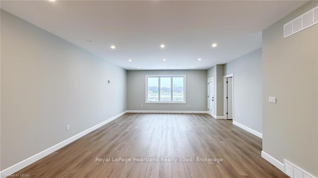 Photo 9 of 139 Severn Drive, Goderich, Goderich (Town) — HOMEH