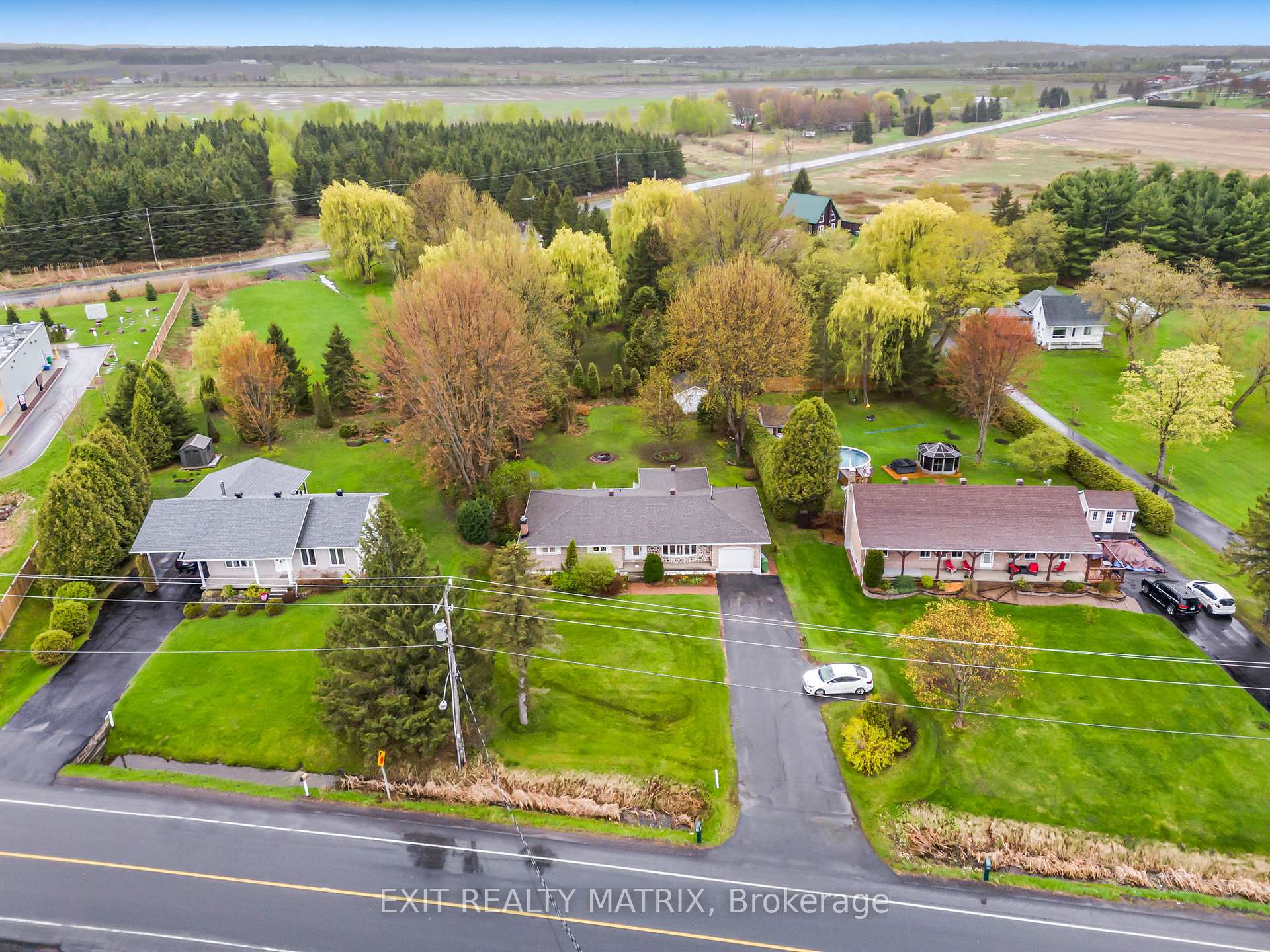 Photo 32 of 31 Front Road, Champlain, L'Orignal — HOMEH