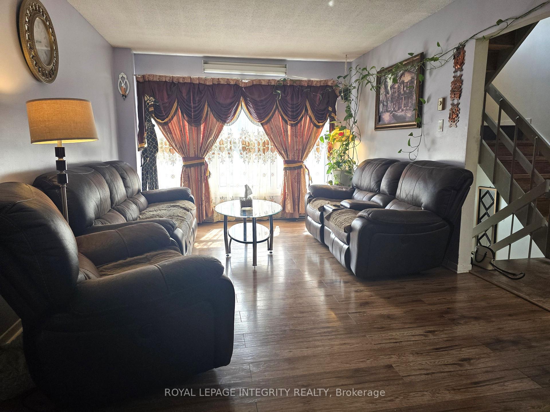 Photo 2 of 758 Glengarry Boulevard, Cornwall — HOMEH