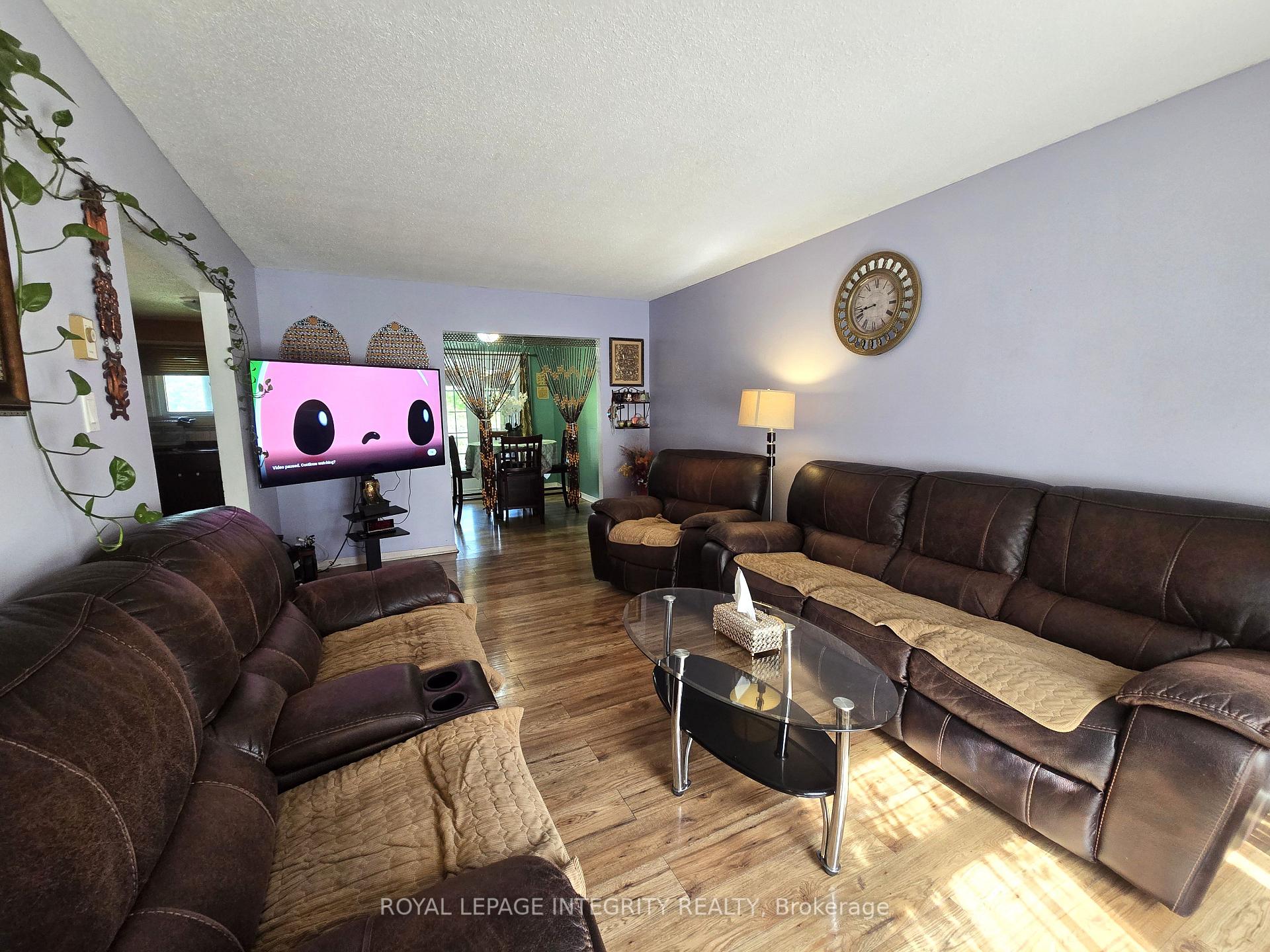 Photo 3 of 758 Glengarry Boulevard, Cornwall — HOMEH